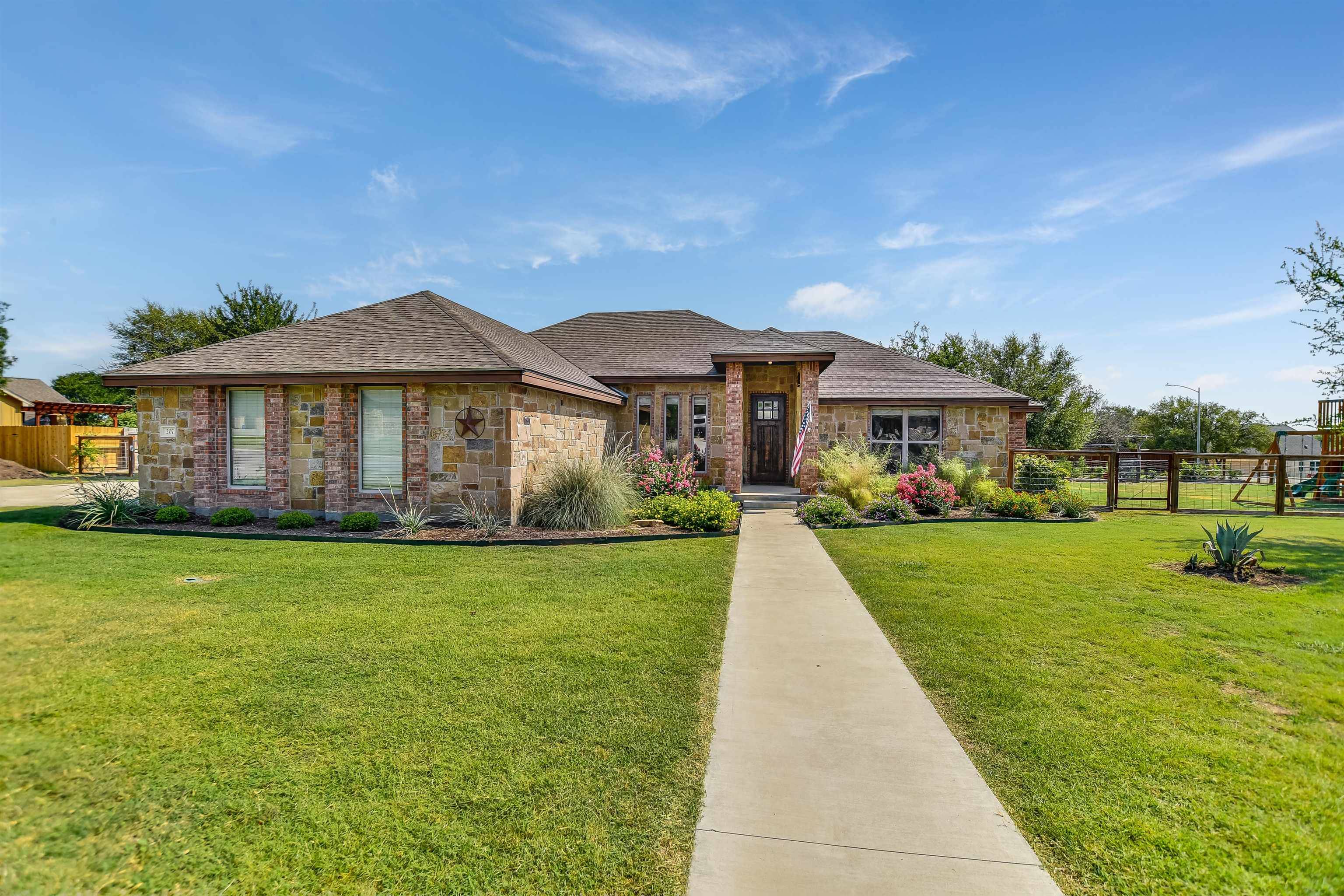 207 Stonehenge, Marble Falls, TX 78654