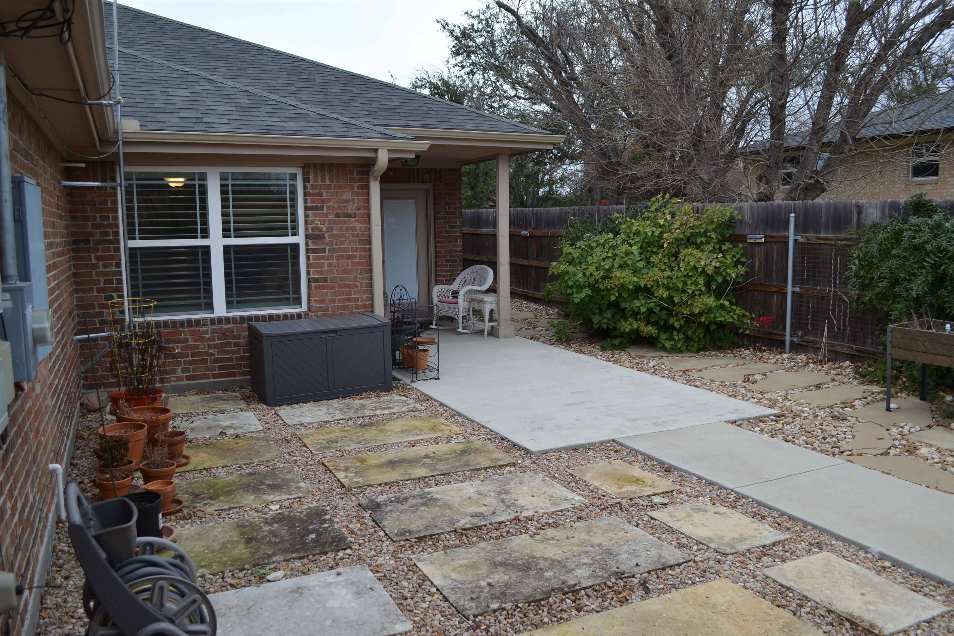 11 Samac LN, Lampasas, TX 76550-0000