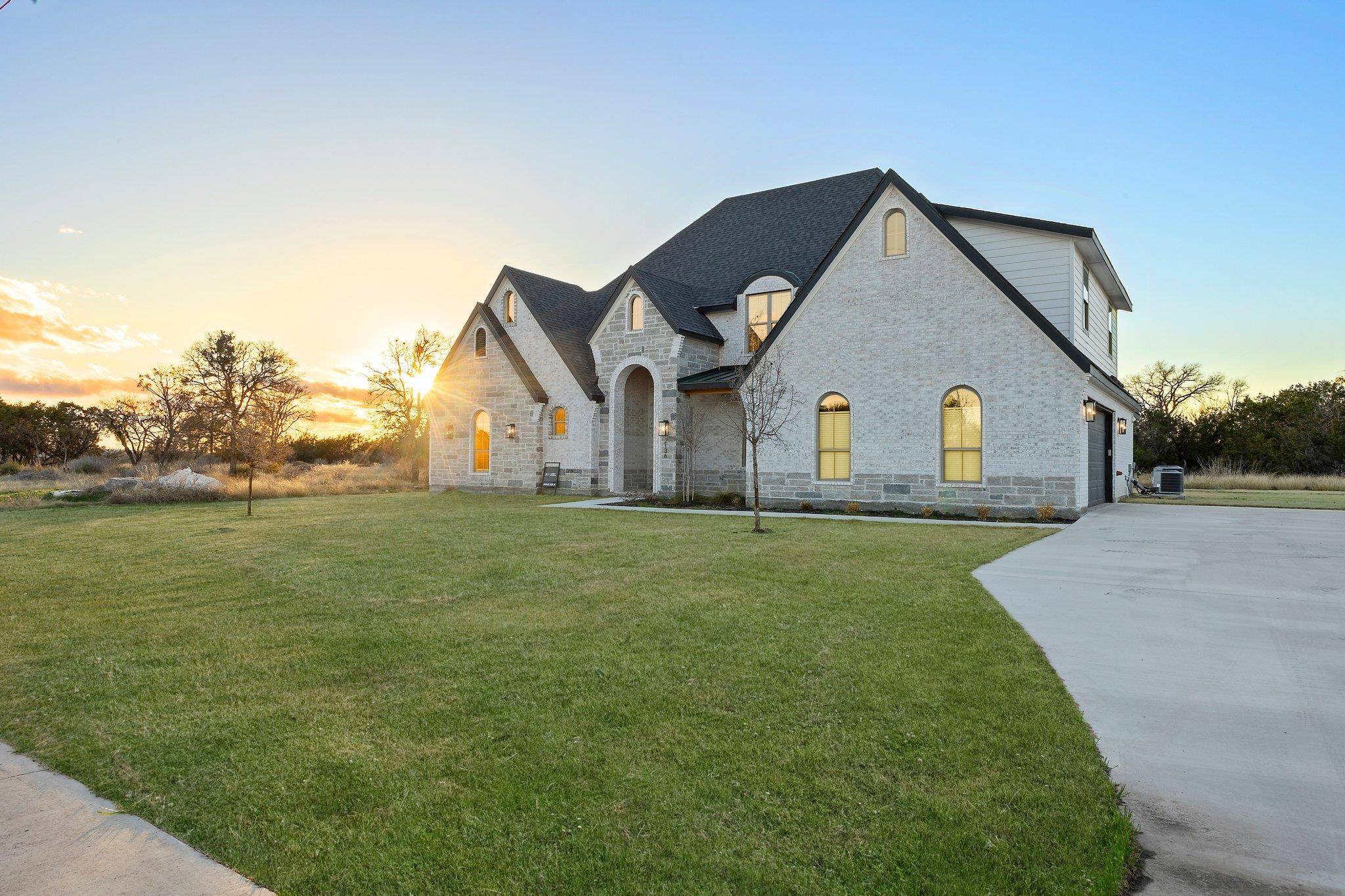2136 Park View DR, Marble Falls, TX 78654