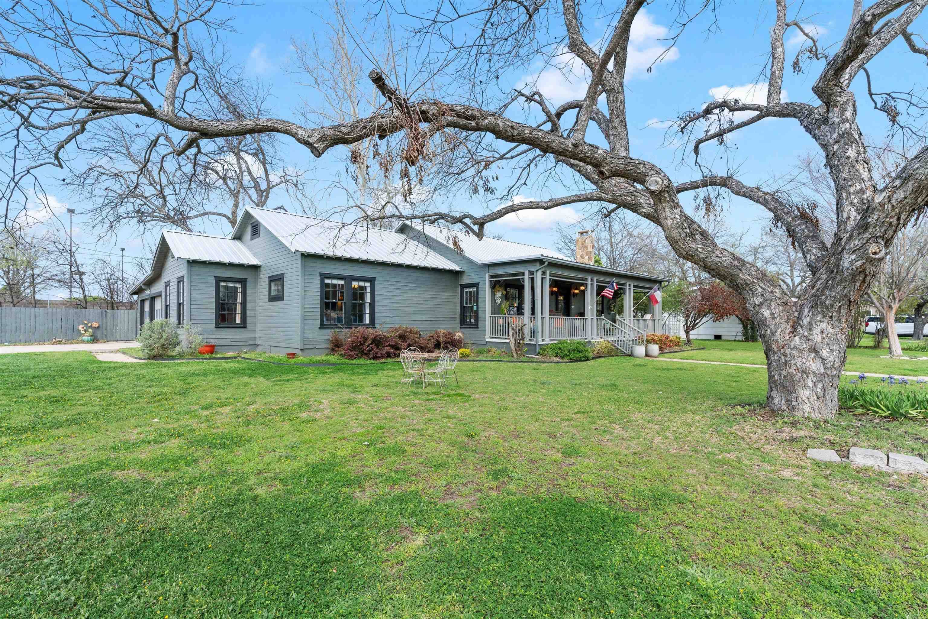 400 Ave G, Marble Falls, TX 78654