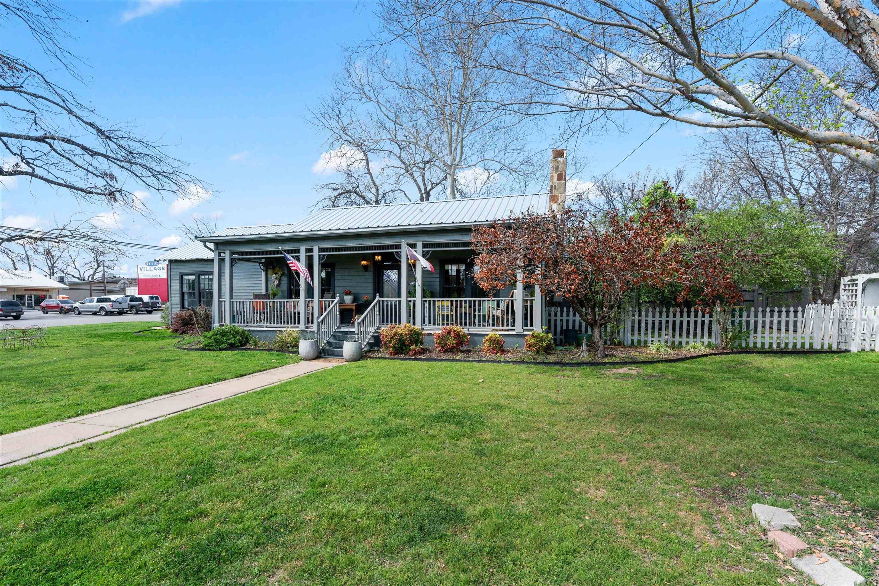 400 Ave G, Marble Falls, TX 78654