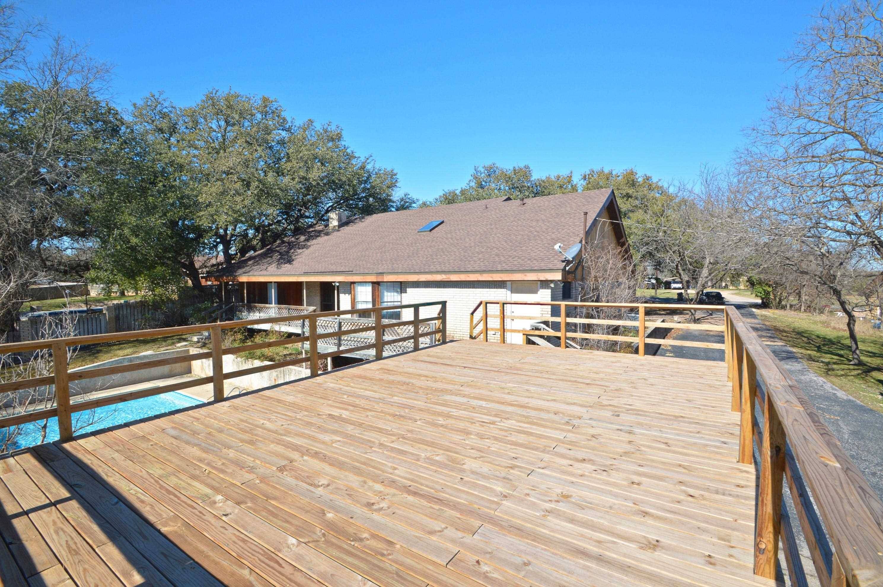 525 Naruna RD, Lampasas, TX 76550-1434