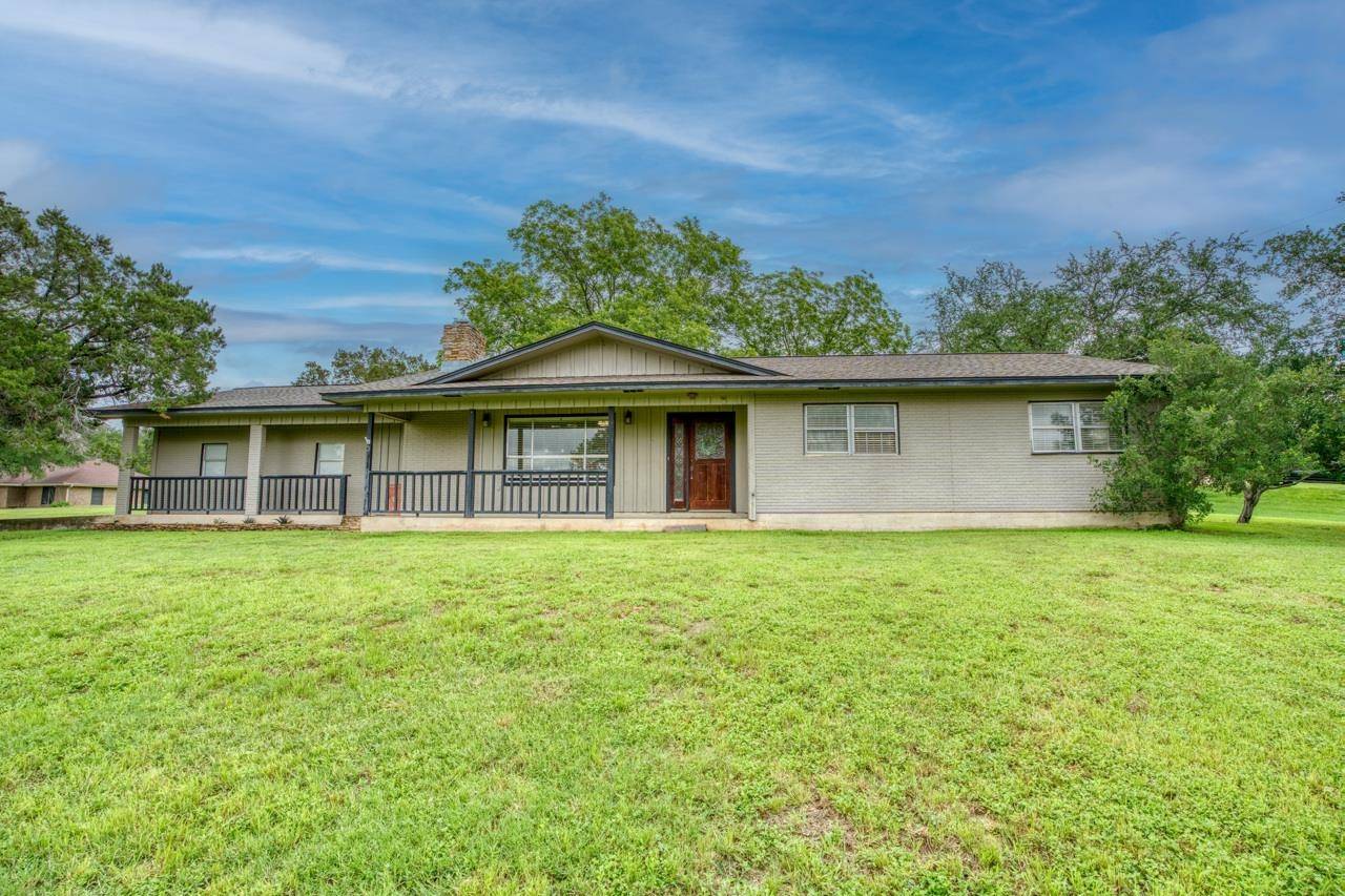 3111 W Oak Ridge Dr., Marble Falls, TX 78654-000