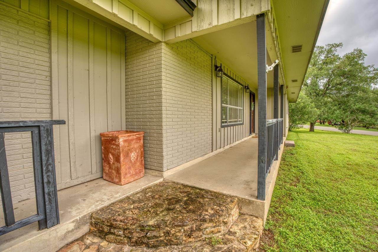 3111 W Oak Ridge Dr., Marble Falls, TX 78654-000