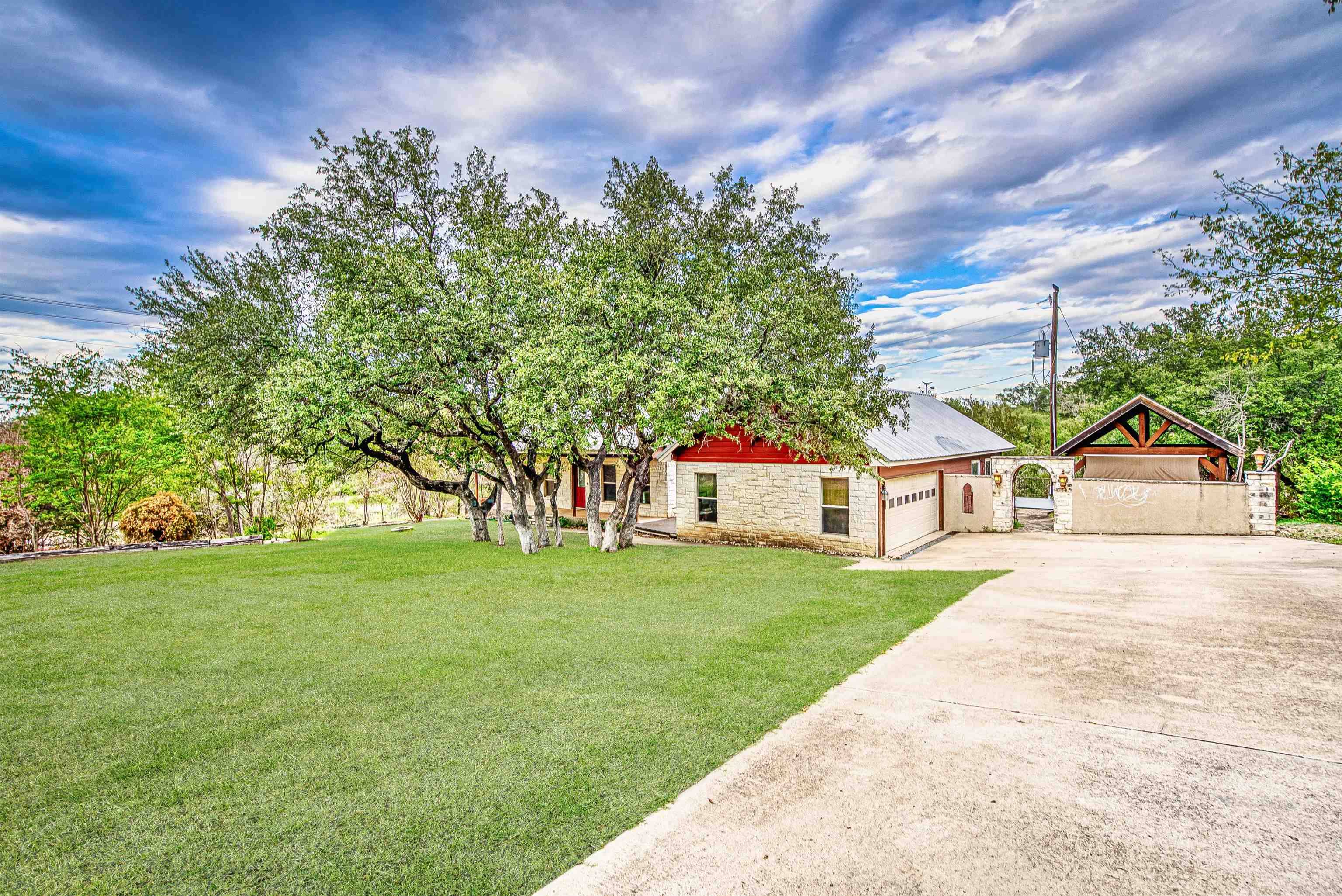 100 Deer Lane, Marble Falls, TX 78654