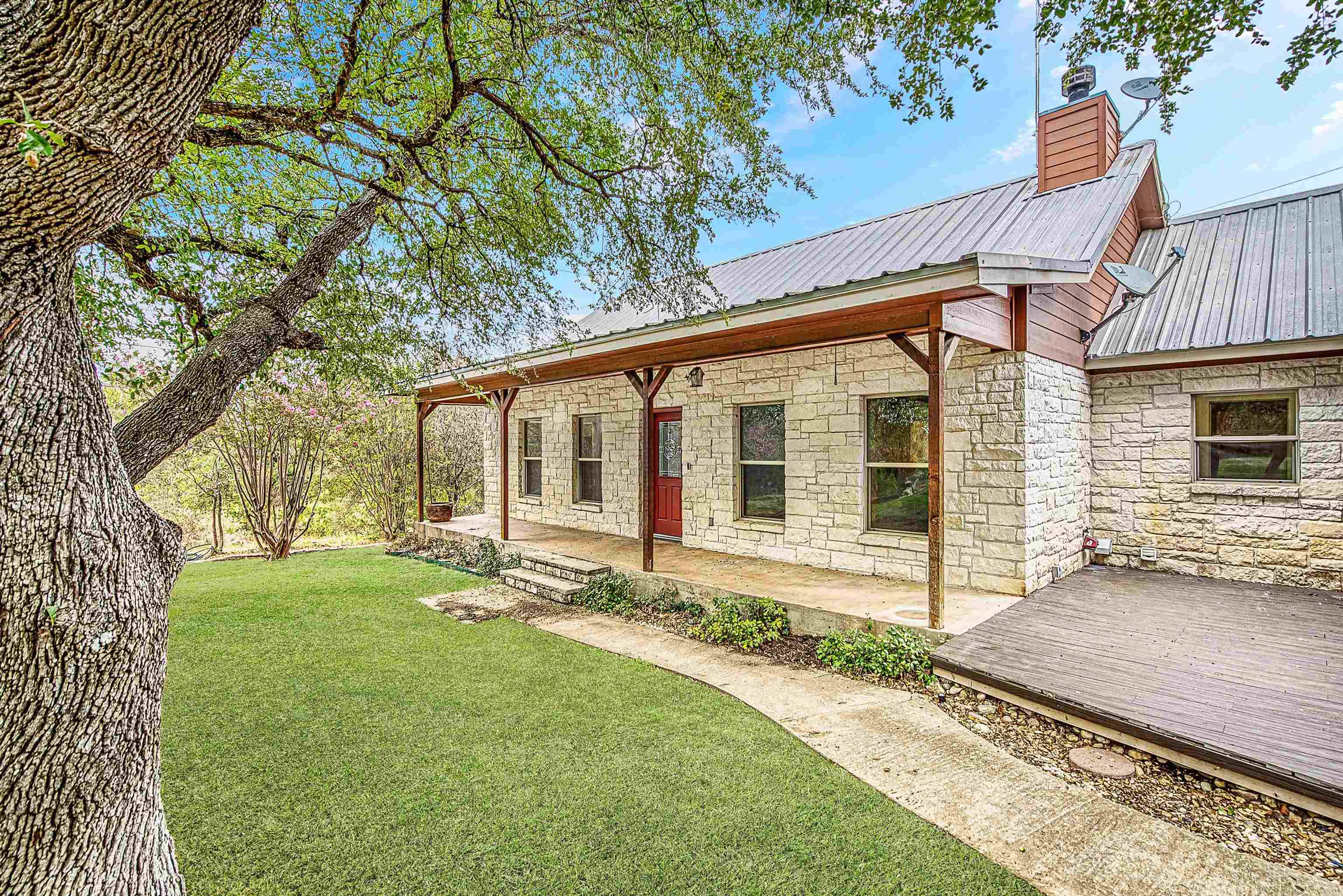 100 Deer Lane, Marble Falls, TX 78654