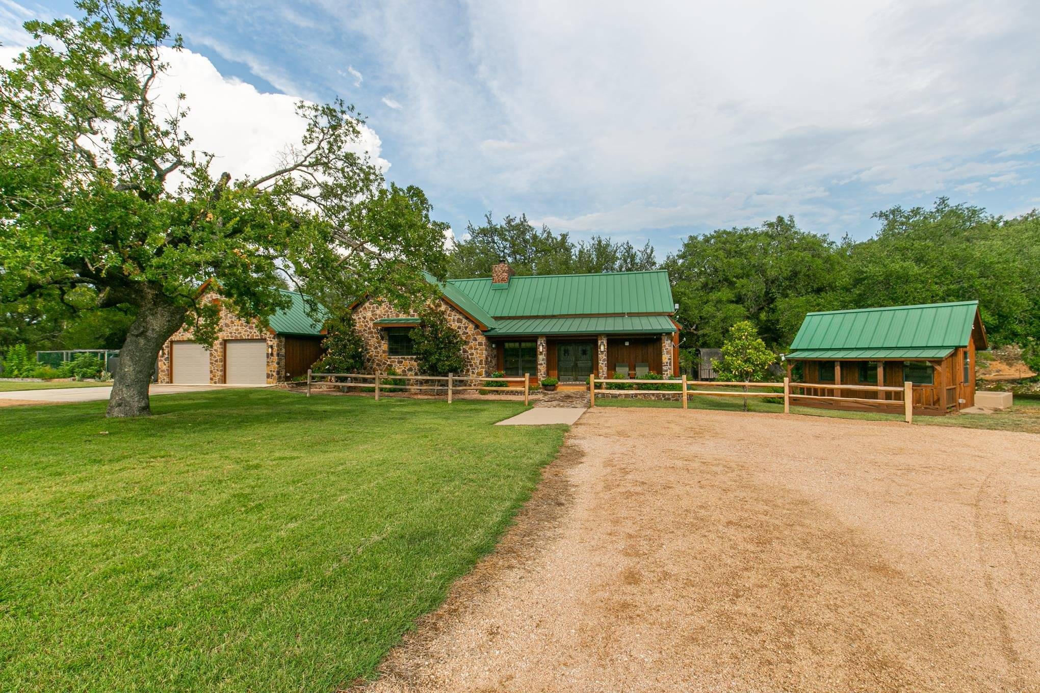 735 Gregory Trl, Marble Falls, TX 78654