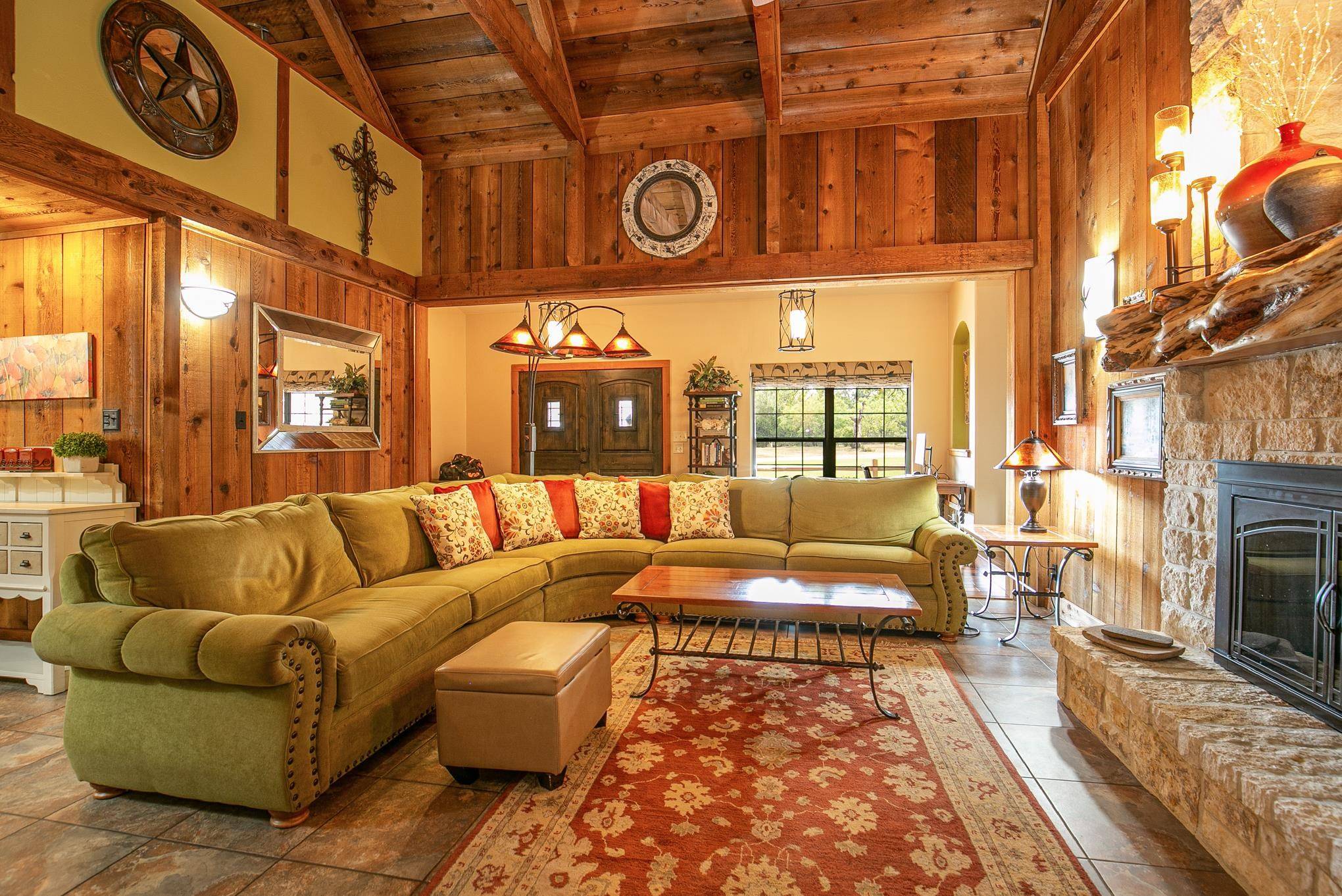 735 Gregory Trl, Marble Falls, TX 78654