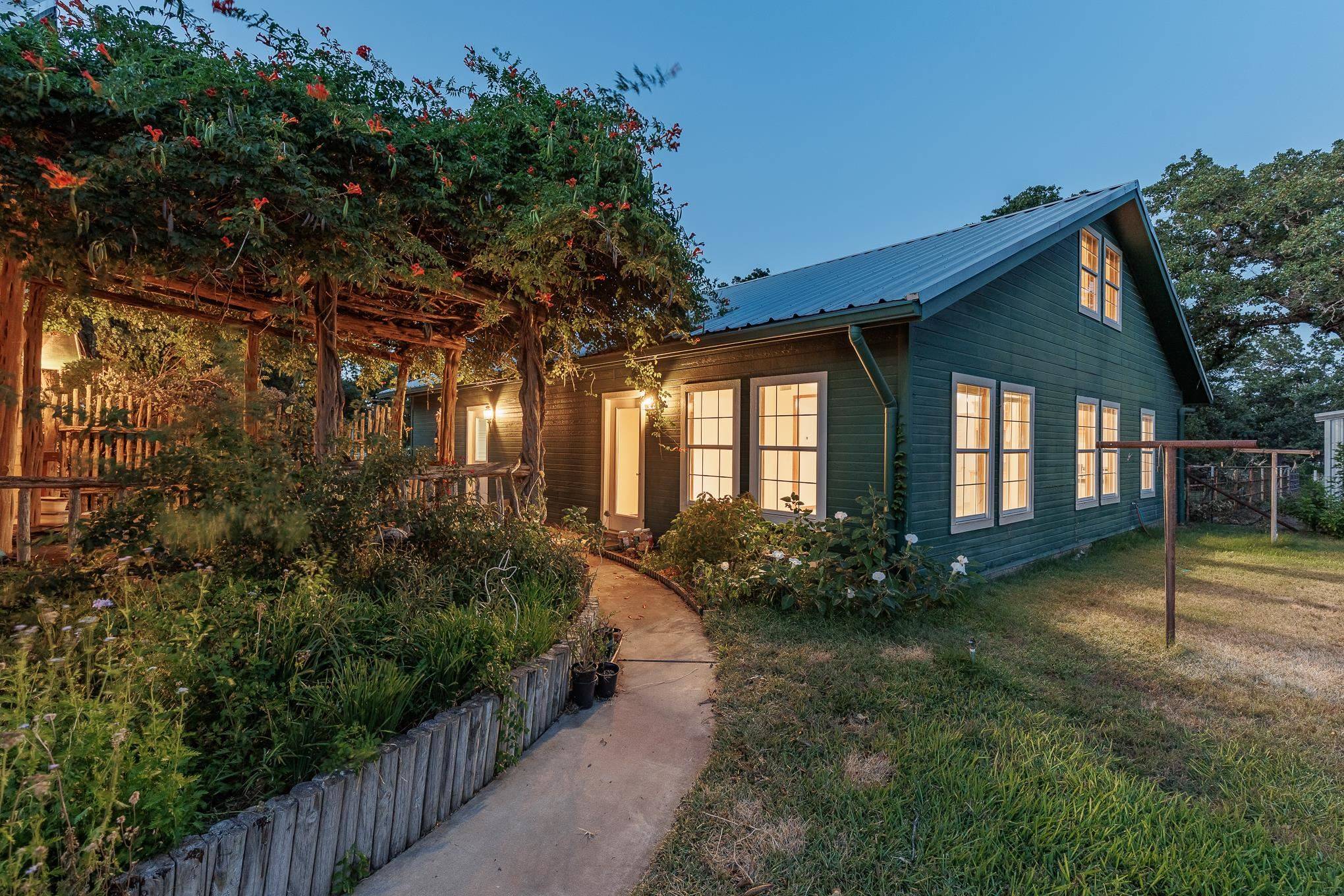 871 Cr 123, Marble Falls, TX 78654