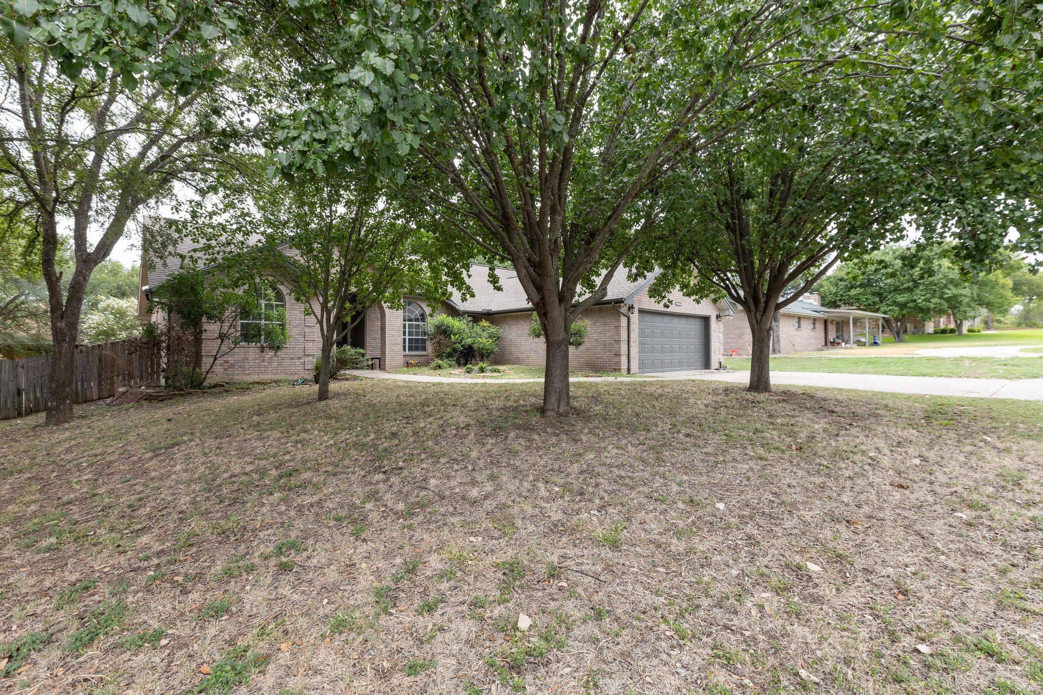 800 Amy CIR, Marble Falls, TX 78654