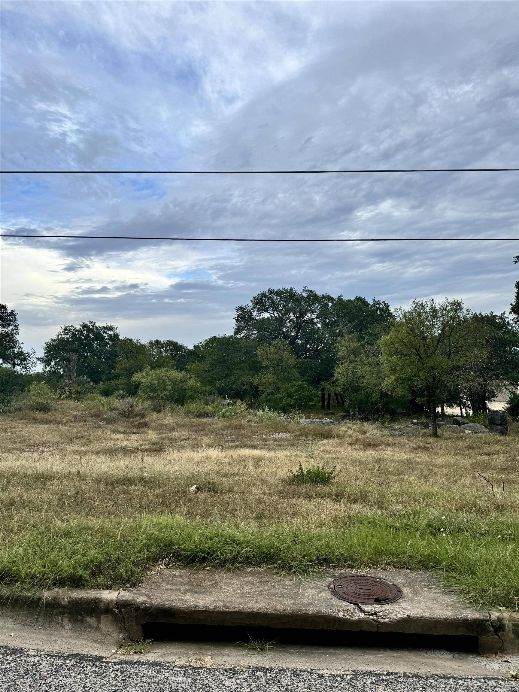 1.748 acres Via Viejo, Marble Falls, TX 78654-0000