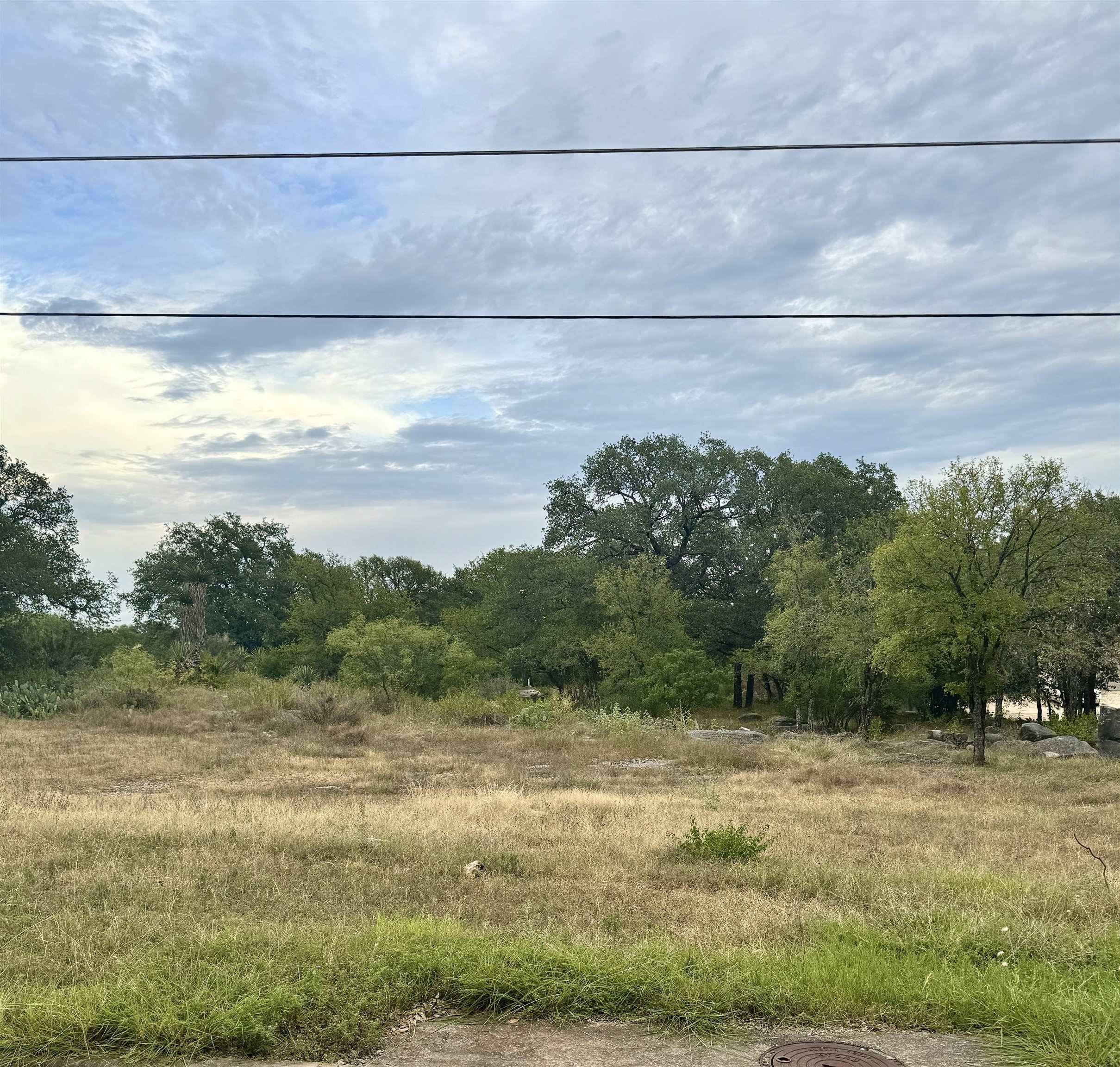 1.748 acres Via Viejo, Marble Falls, TX 78654-0000