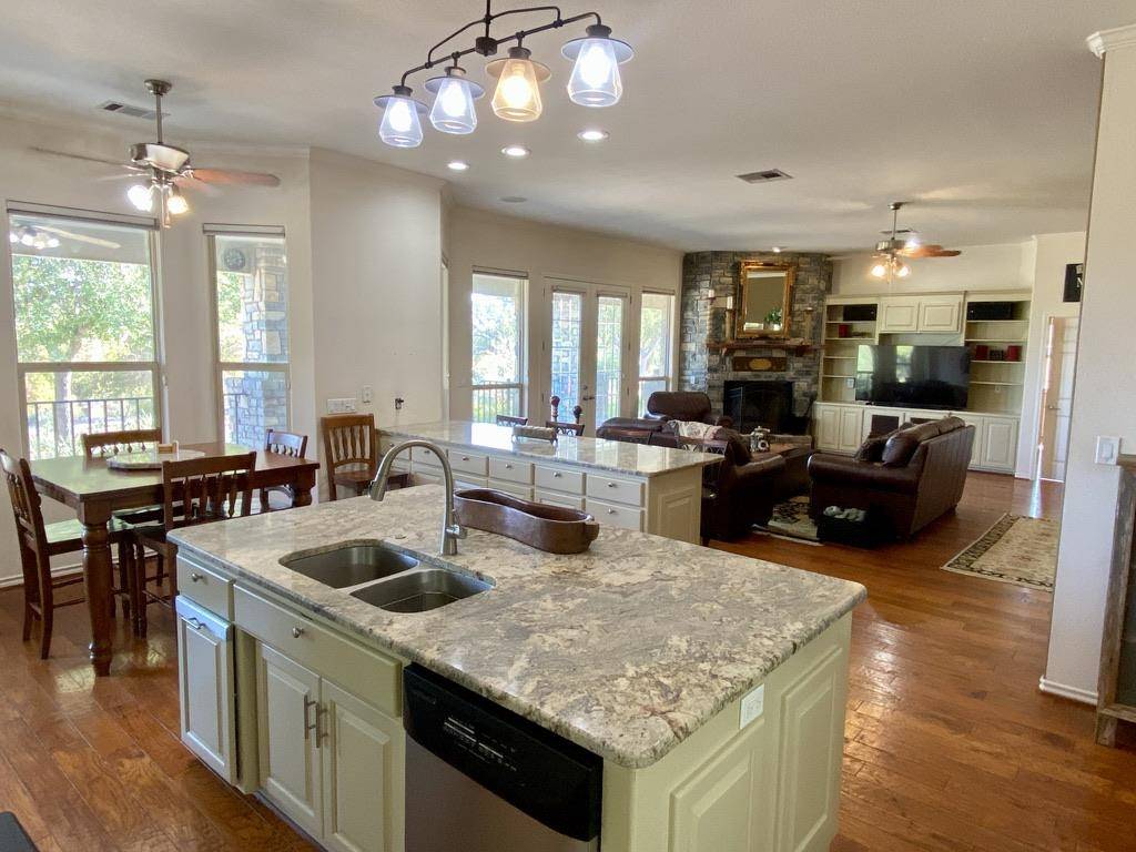 104 Gateway North, Marble Falls, TX 78654