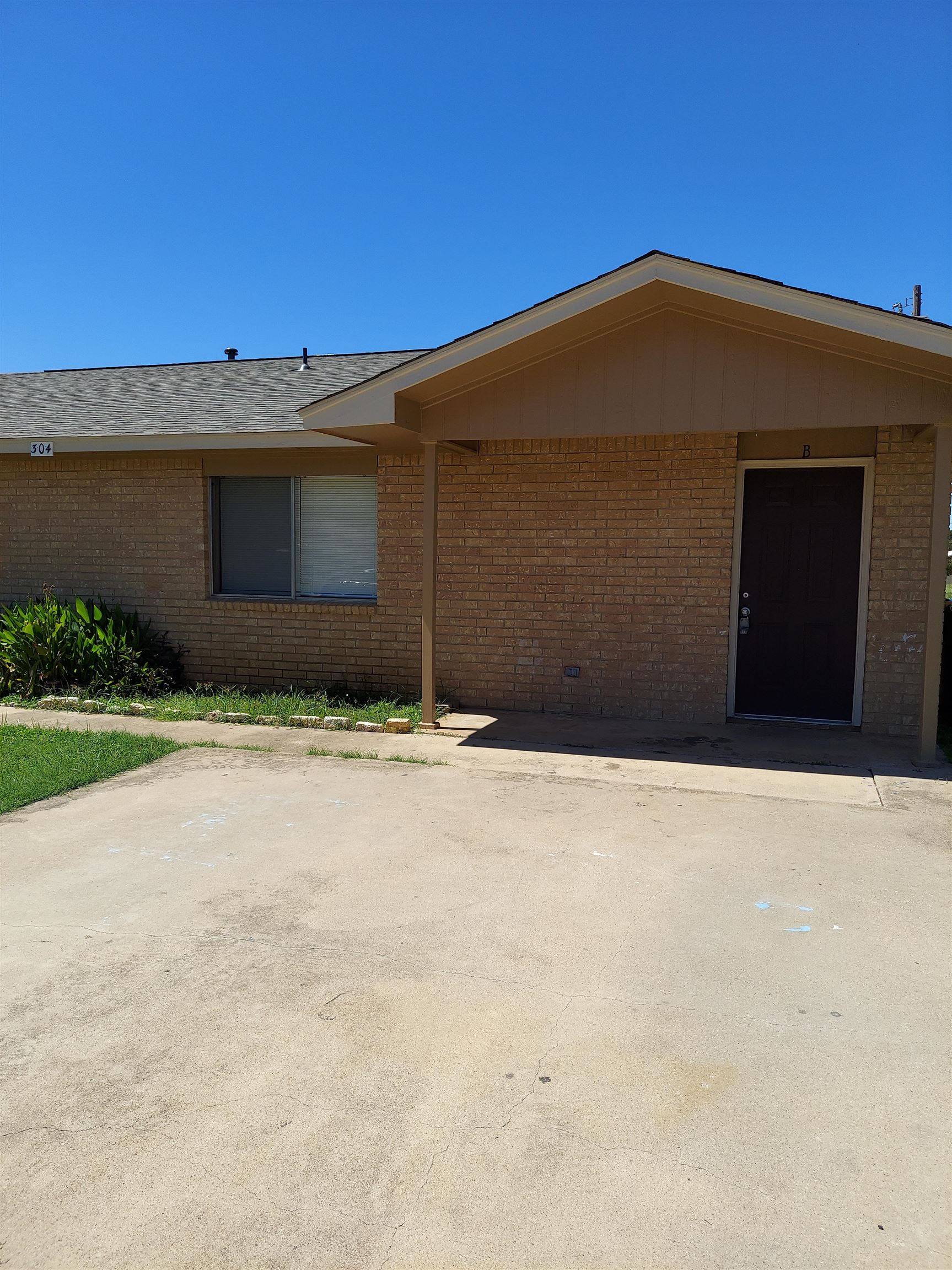 304B Ave R, Marble Falls, TX 78611