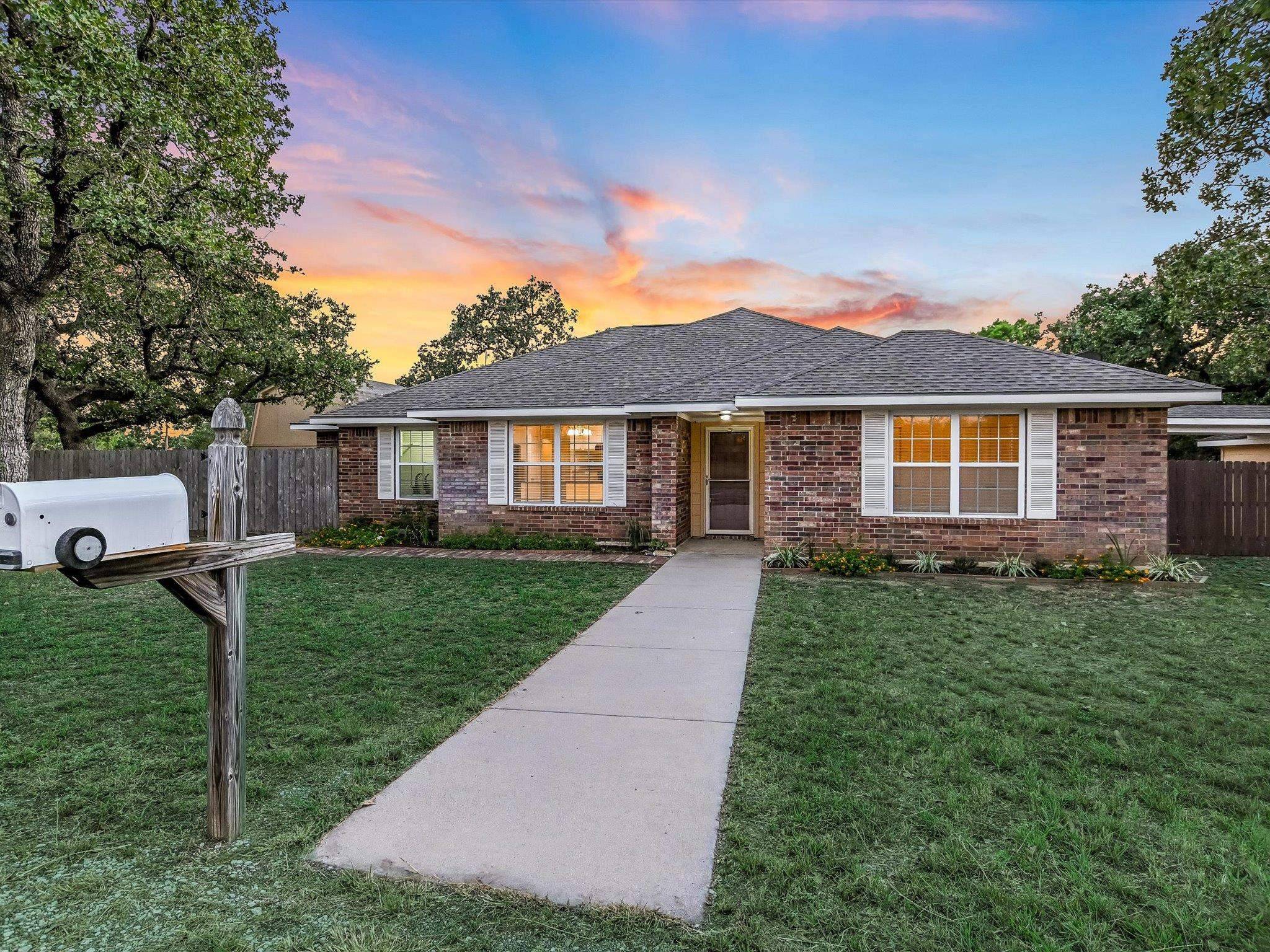 101 Highland Estates DR, Marble Falls, TX 78654