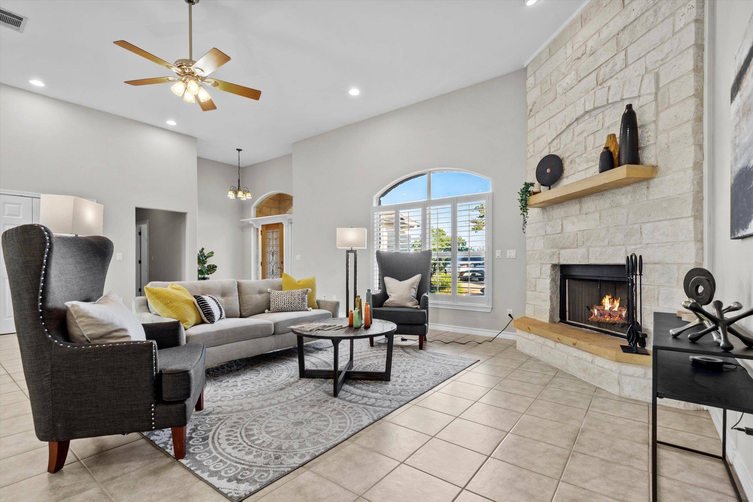 26040 Montana Creek XING, Marble Falls, TX 78654