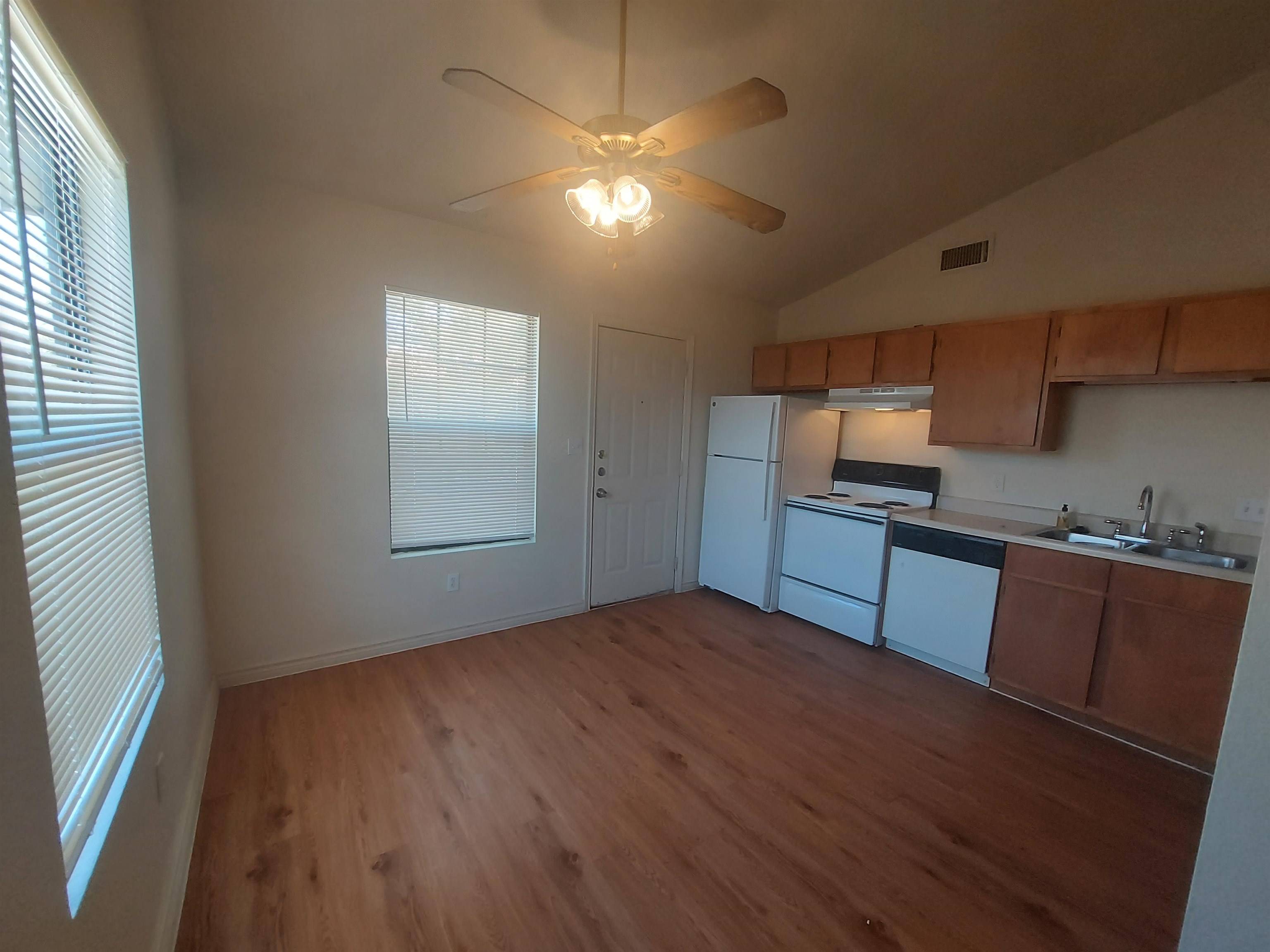 1703B Johnson, Marble Falls, TX 78654