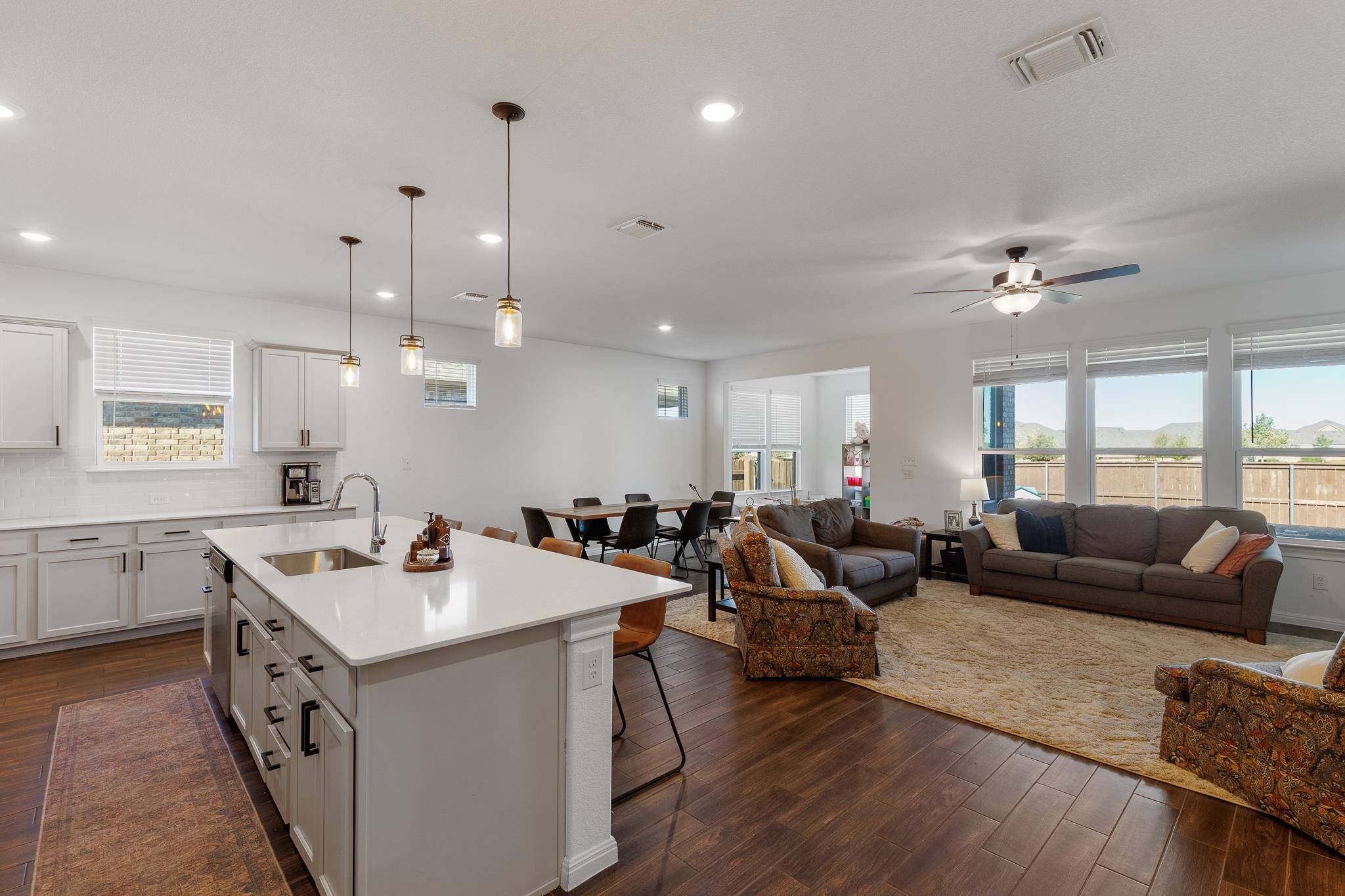 109 Slenderleaf DR, Marble Falls, TX 78654