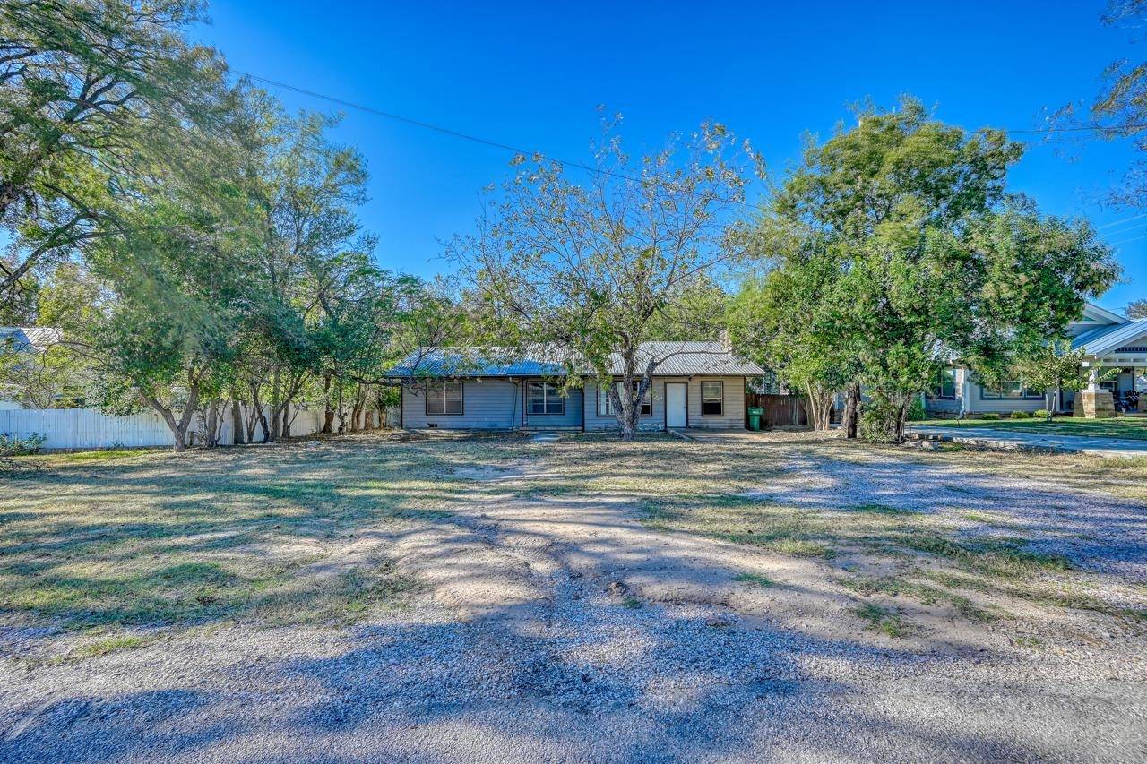 612 Avenue E, Marble Falls, TX 78654