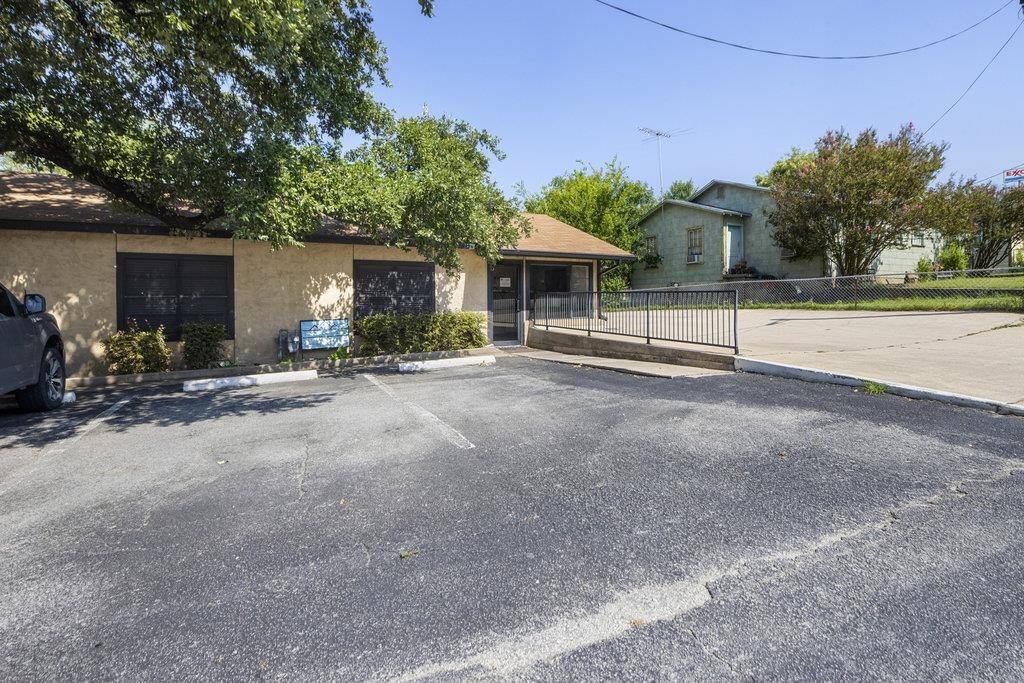 900 Avenue J, Marble Falls, TX 78654