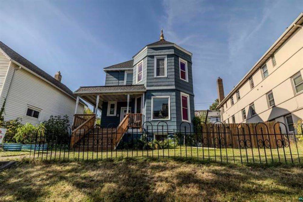 2007 W 3rd St, Duluth, MN 55806