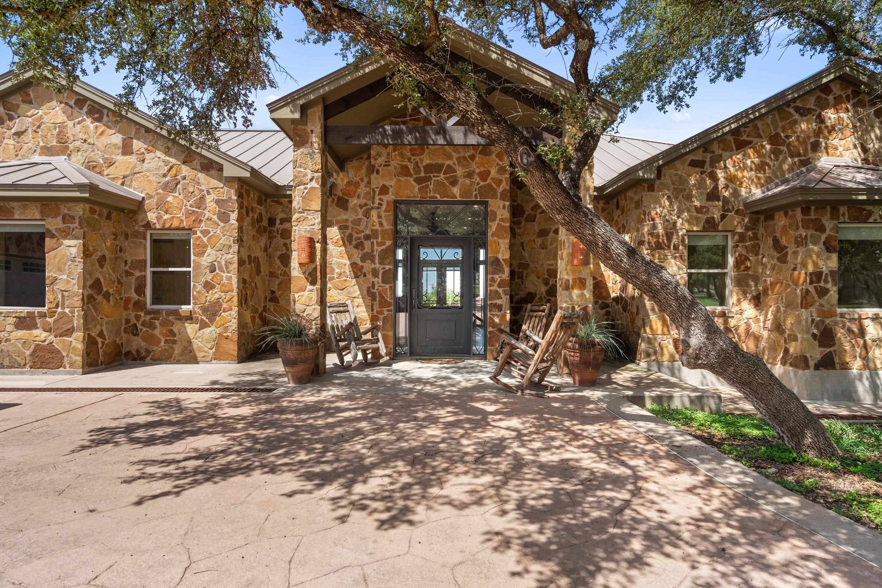 175 Scenic Ridge DR, Spicewood, TX 78669