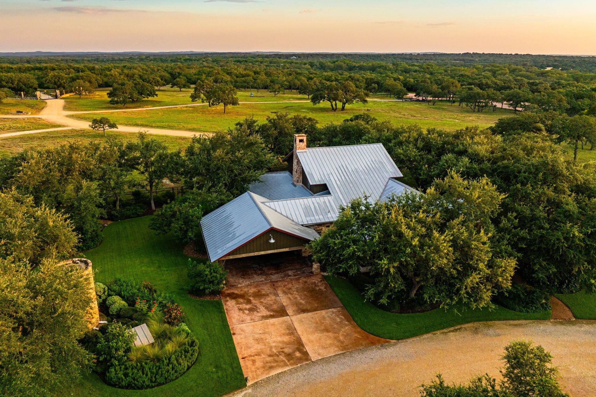 322 Wengenroth RD, Kendalia, TX 78027