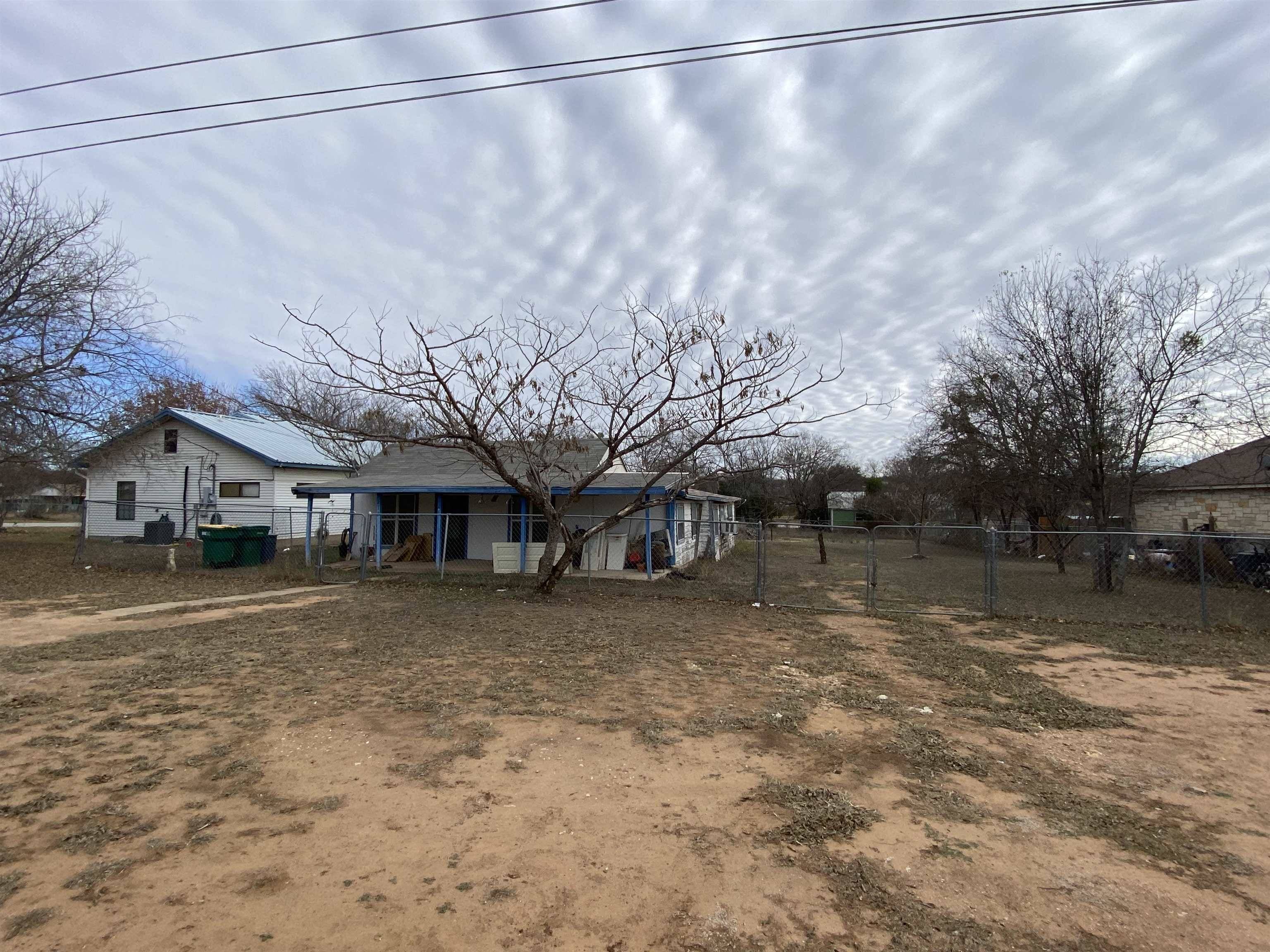 213 Avenue M, Marble Falls, TX 78654-5617