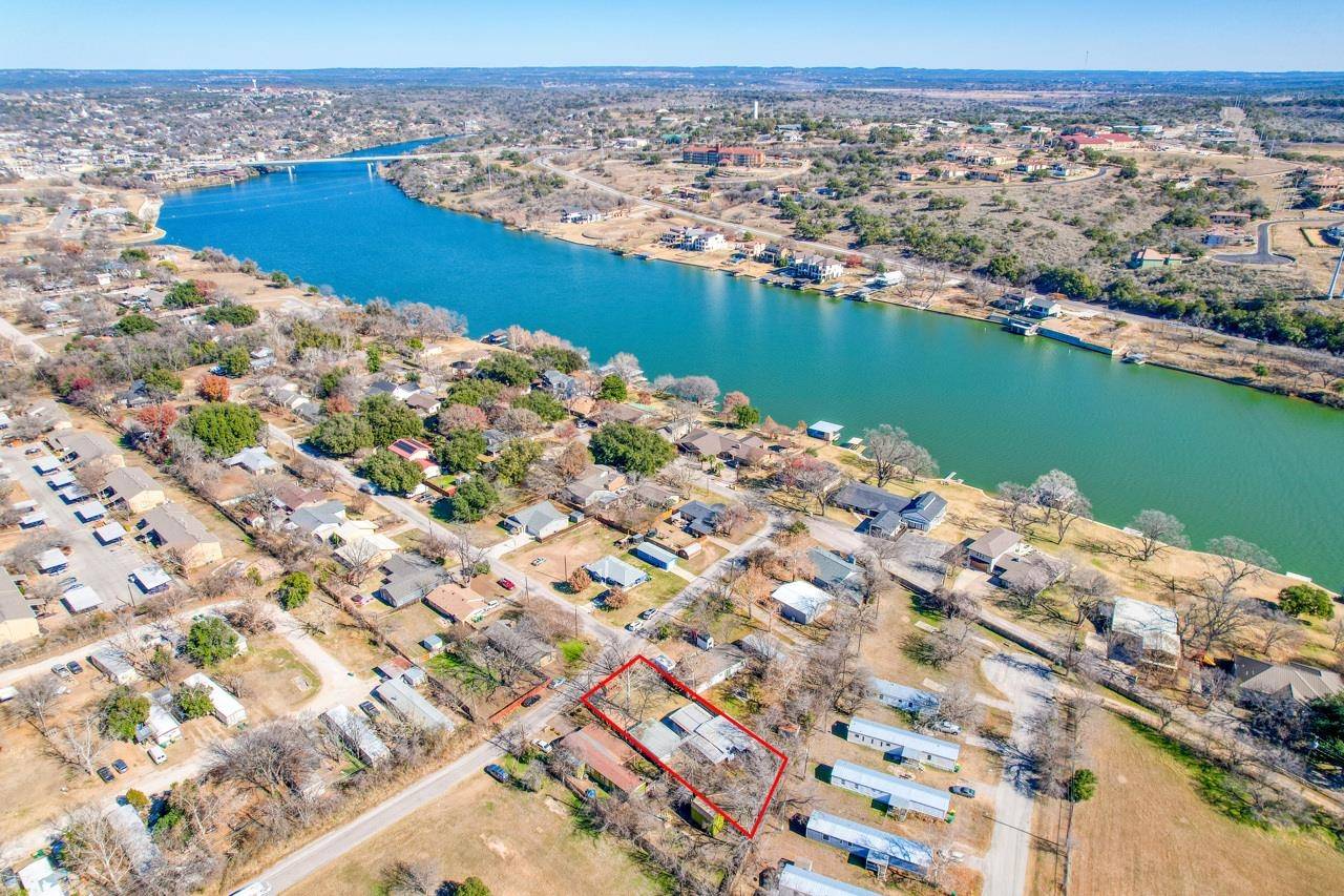916 McDonald DR, Marble Falls, TX 78654-0000
