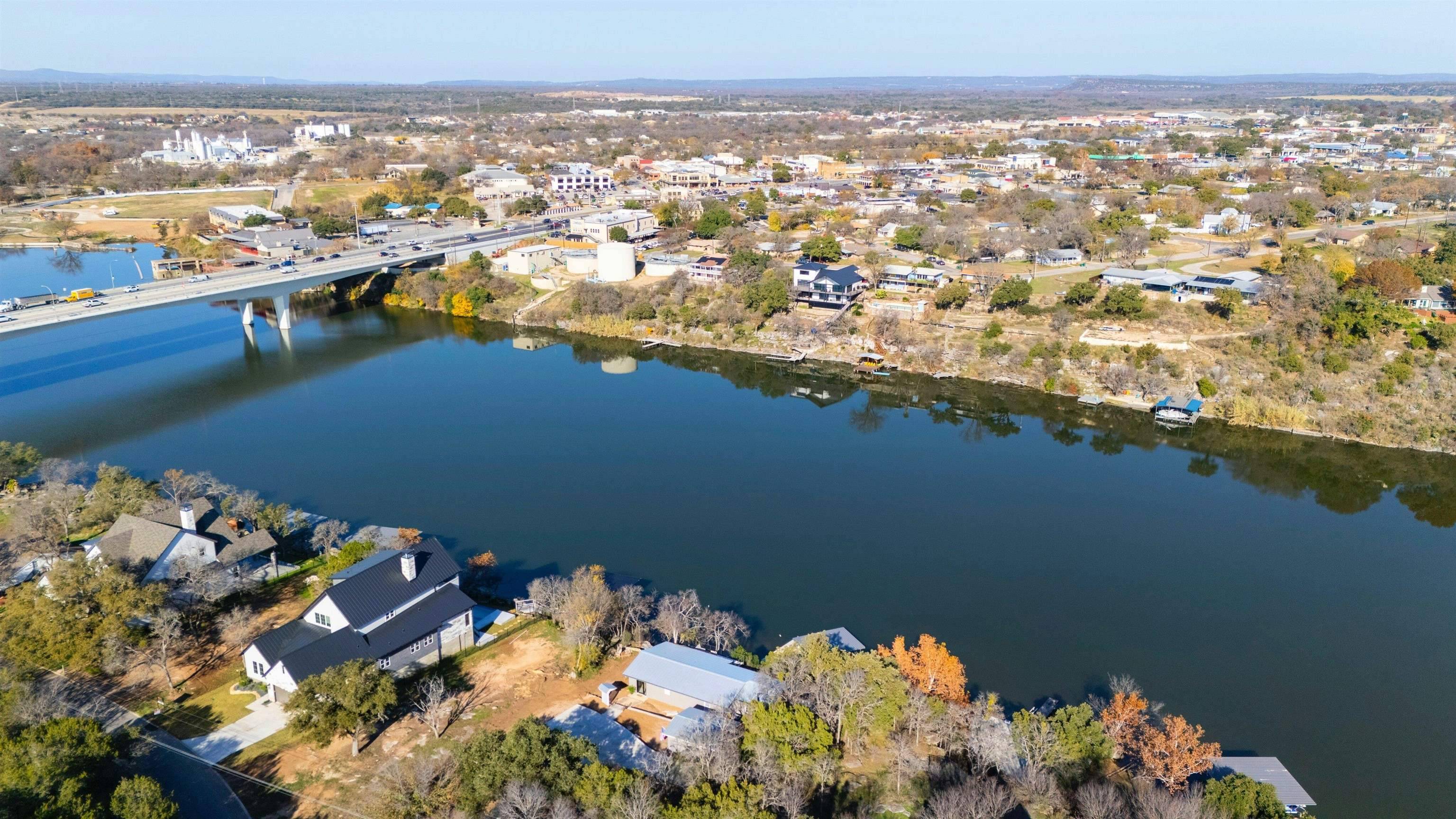 120 Los Escondidos ST, Marble Falls, TX 78654