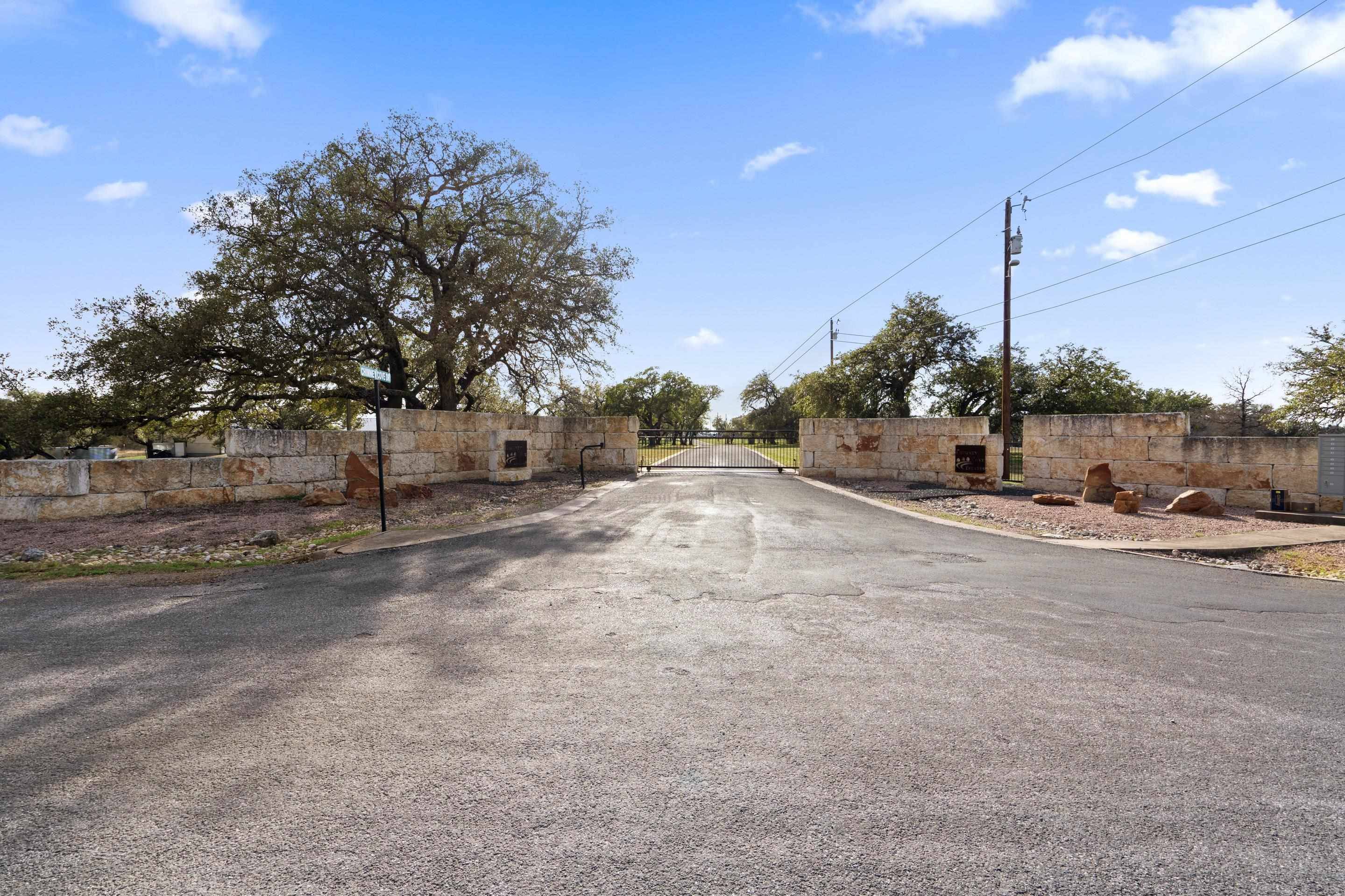 260 Chimney Cove DR, Marble Falls, TX 78654-3665