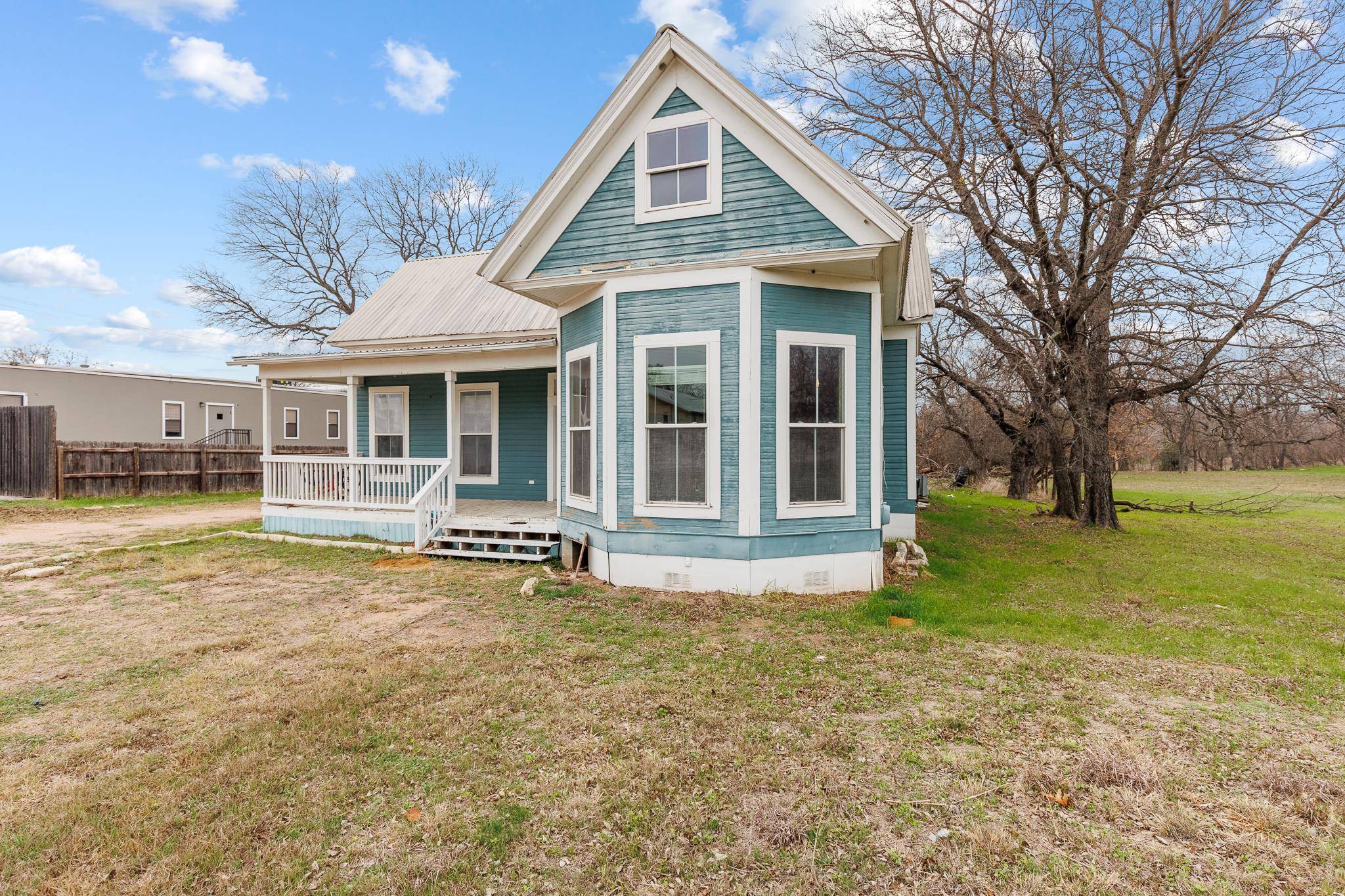 302 Avenue N, Marble Falls, TX 78654-0000