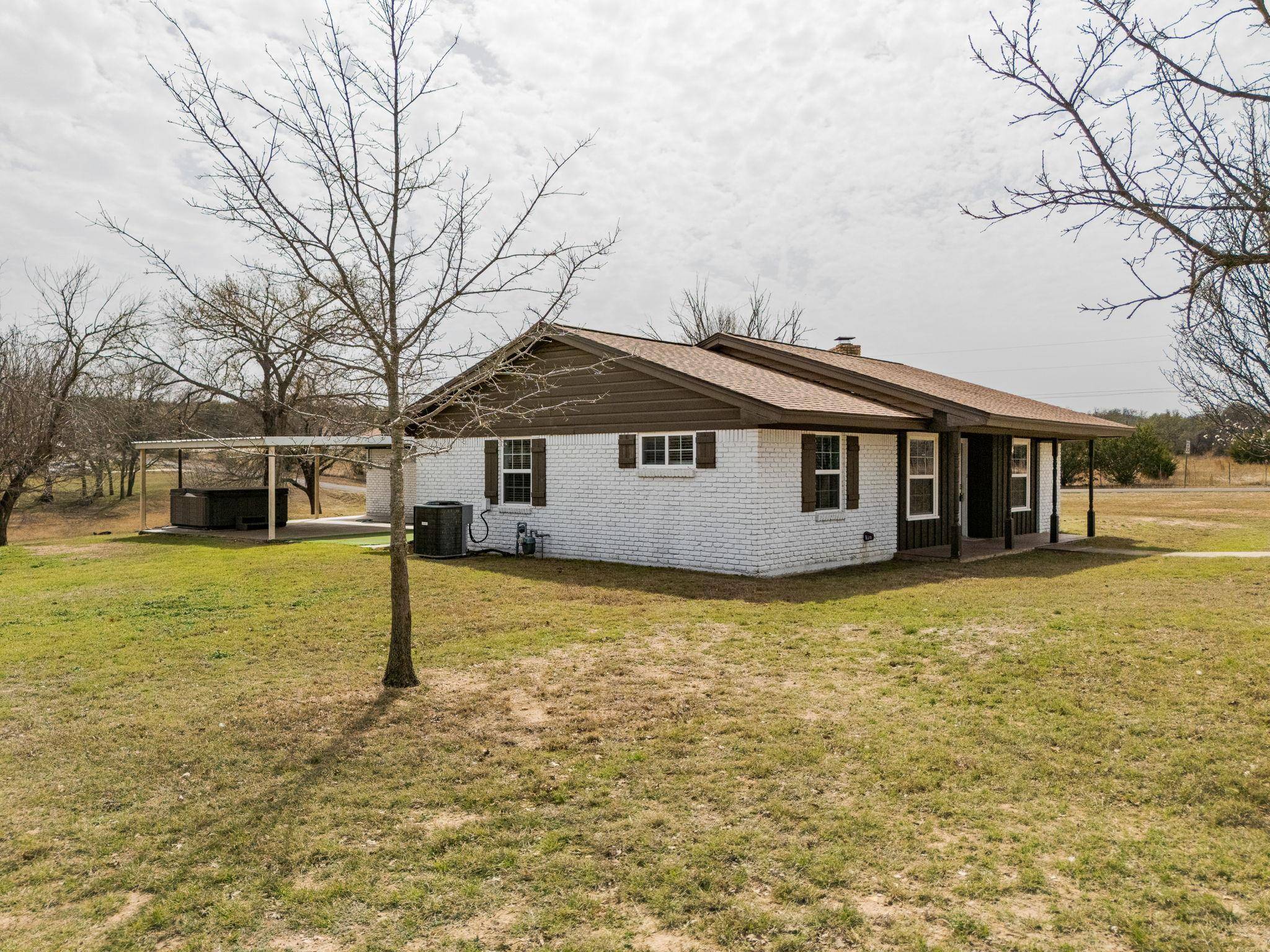14 DEB LYNN AVE, Lampasas, TX 76550