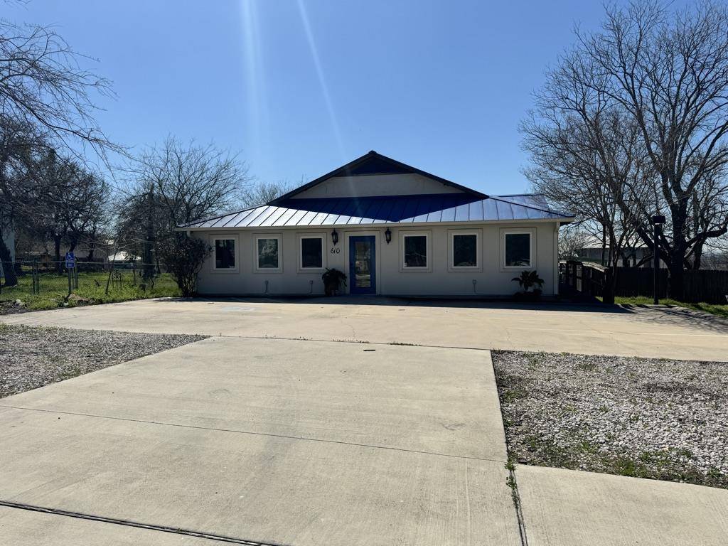 610 Broadway, Marble Falls, TX 78654