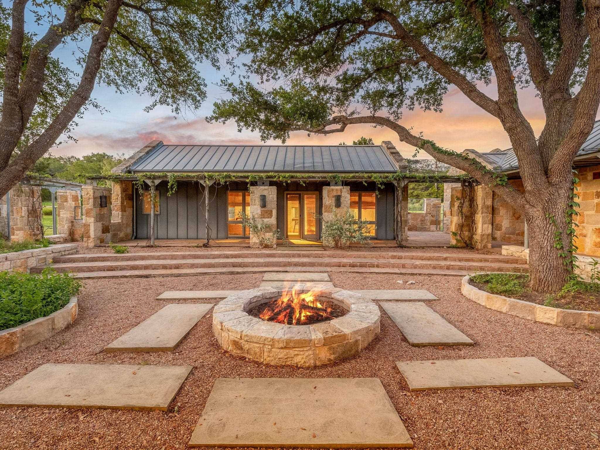 4900 Travis Peak TRL, Marble Falls, TX 78654