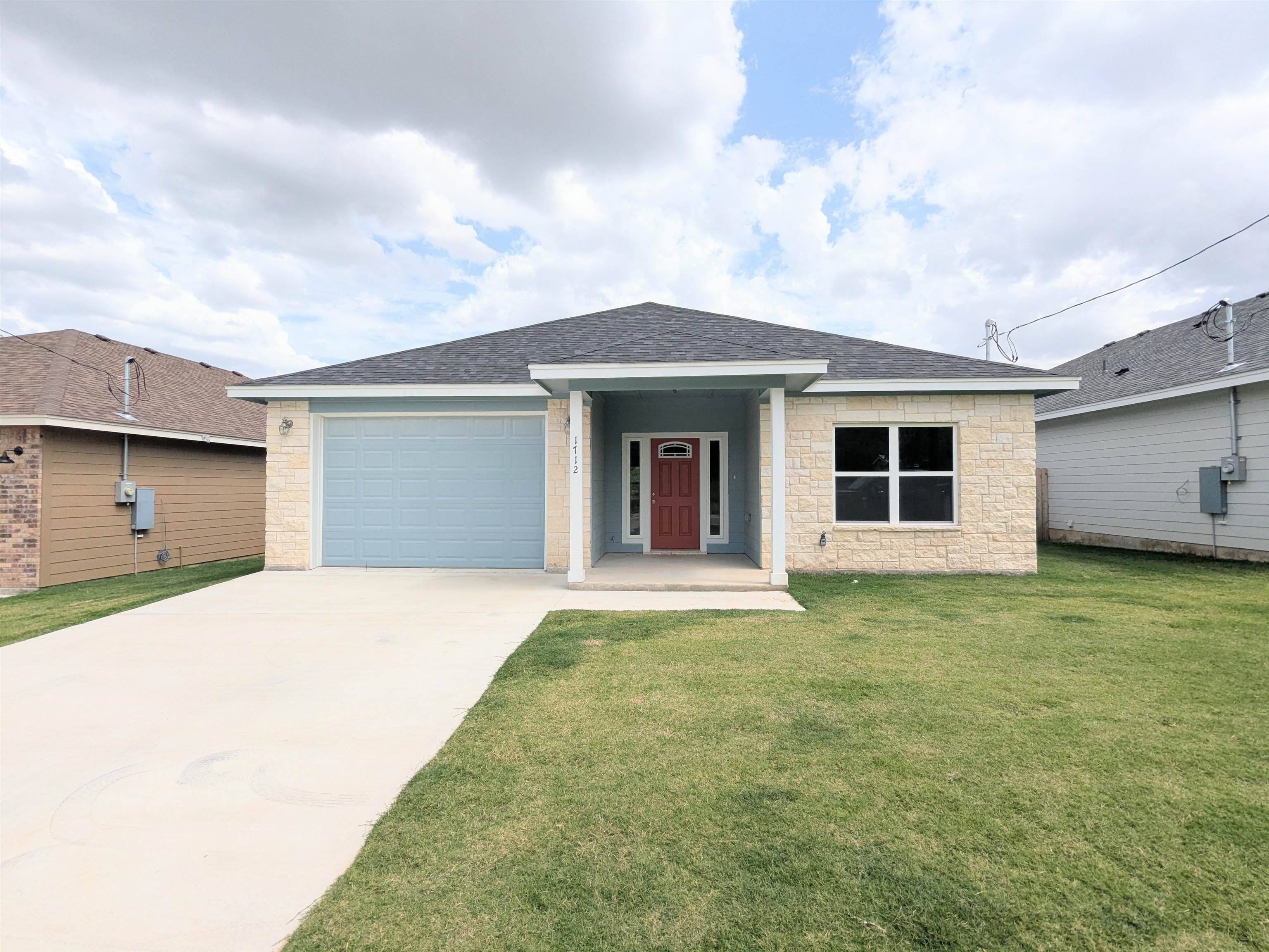 1712 E Ave G, Lampasas, TX 76550