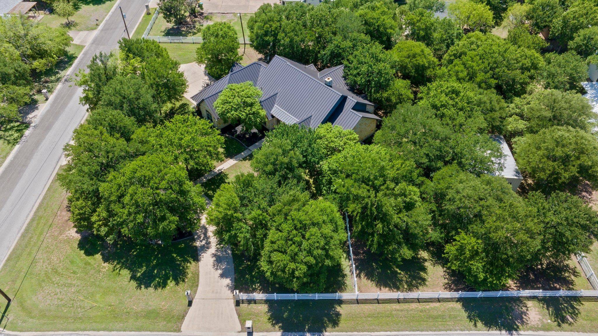 302 Park Ridge DR, Marble Falls, TX 78654