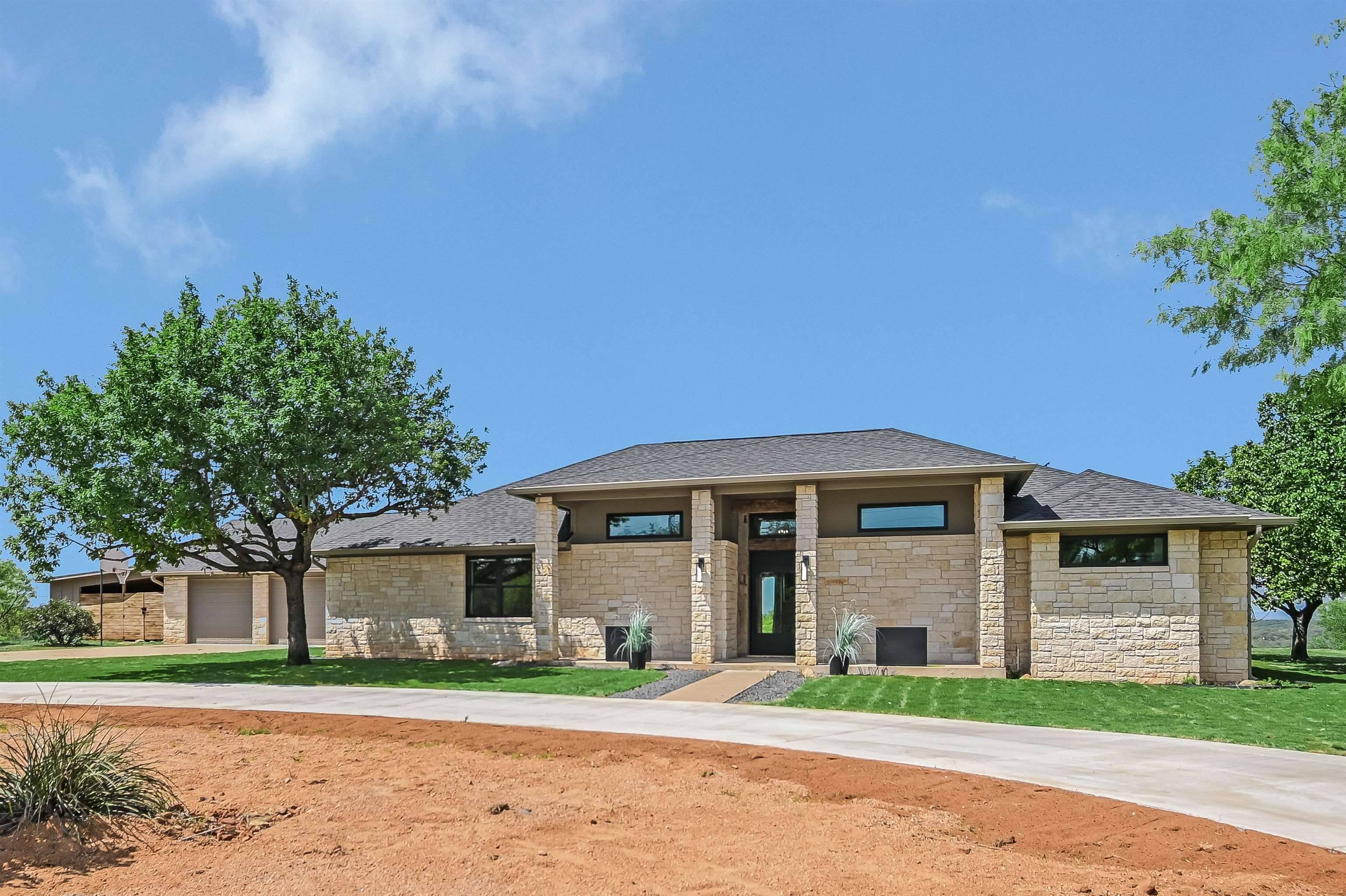 418 The Hills Road, Horseshoe Bay, TX 78657-0000