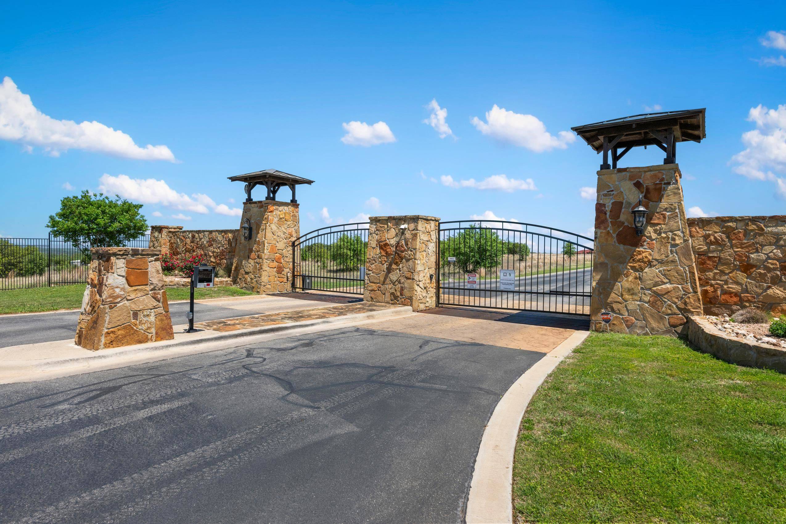 100 Clear Springs Ct, Marble Falls, TX 78654