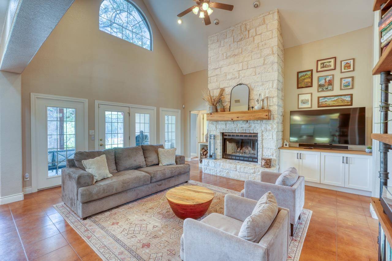 1100 Avenida Serena, Marble Falls, TX 78654