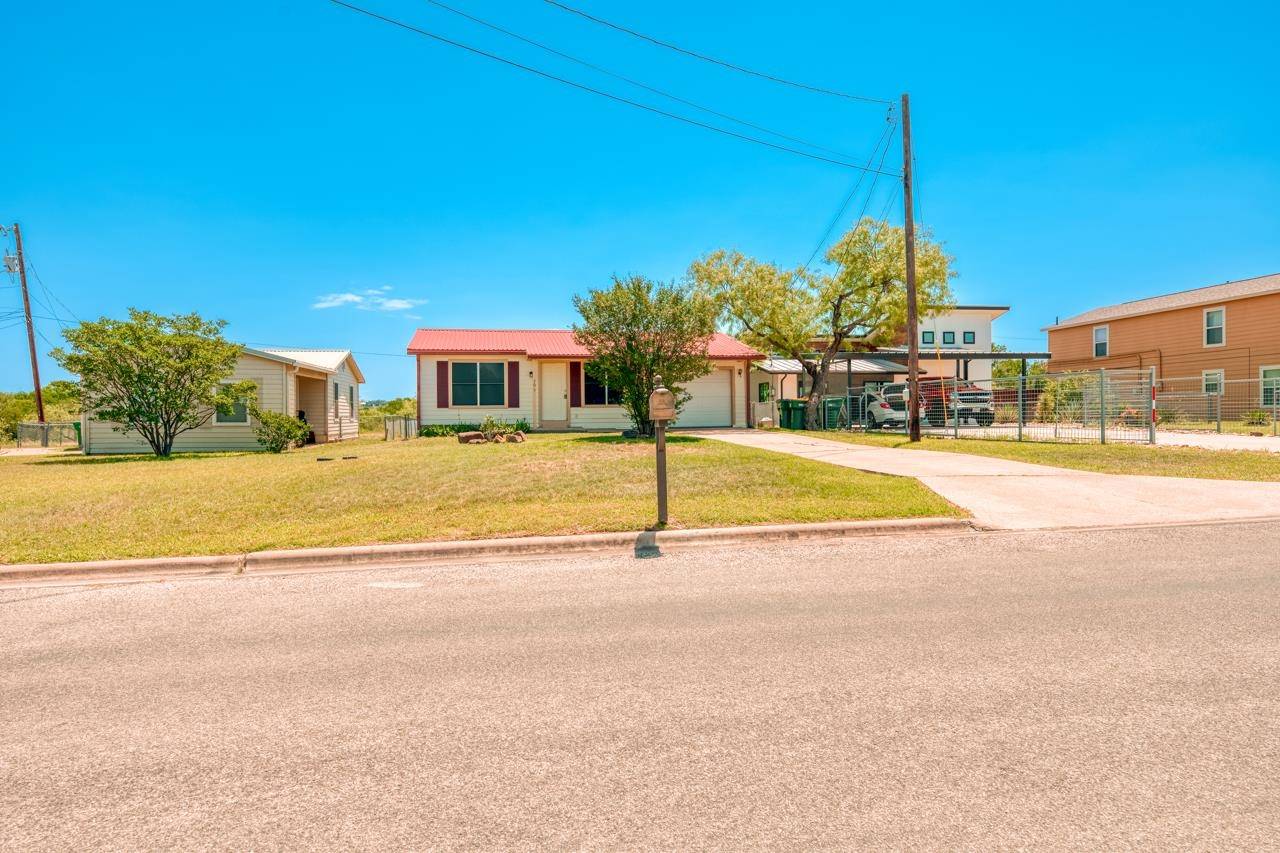 303 S Avenue S, Marble Falls, TX 78654
