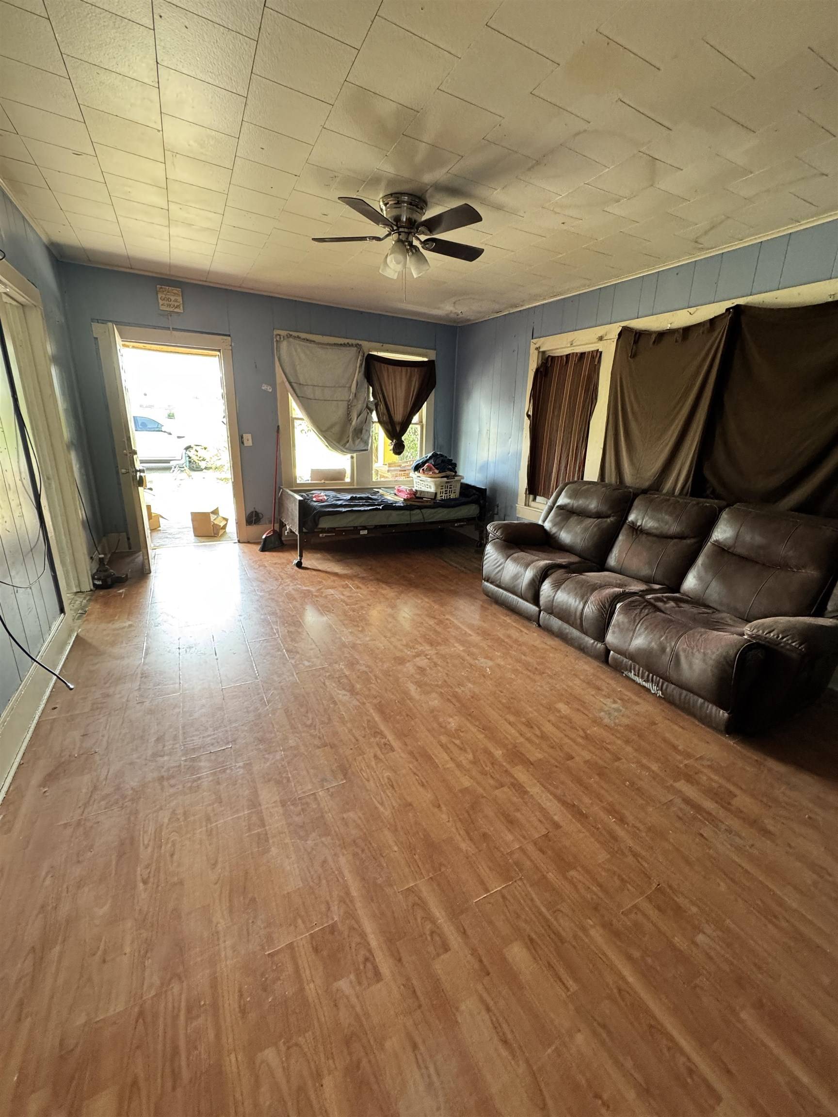 205 S Chestnut St, Lampasas, TX 76550