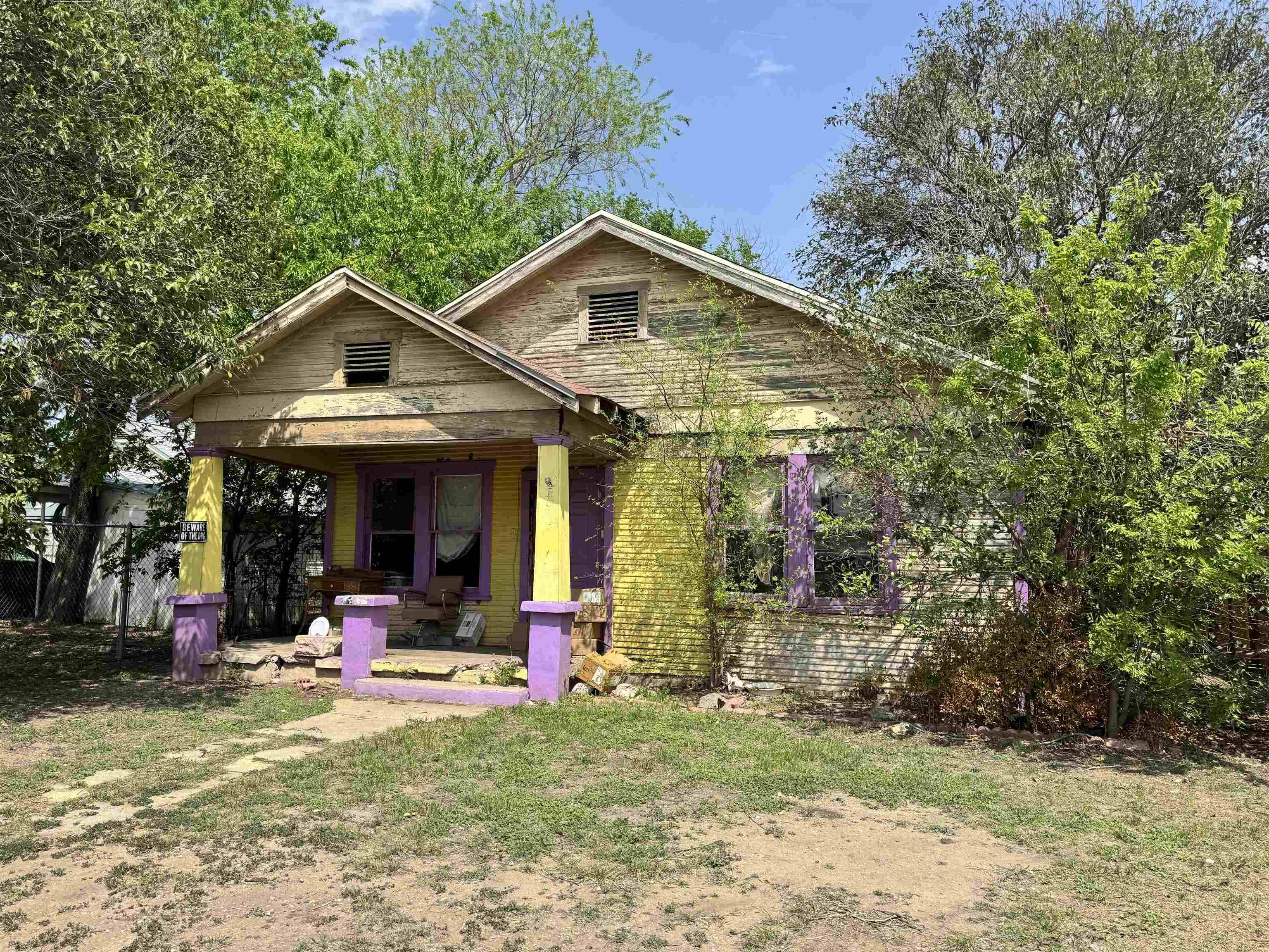 205 S Chestnut St, Lampasas, TX 76550