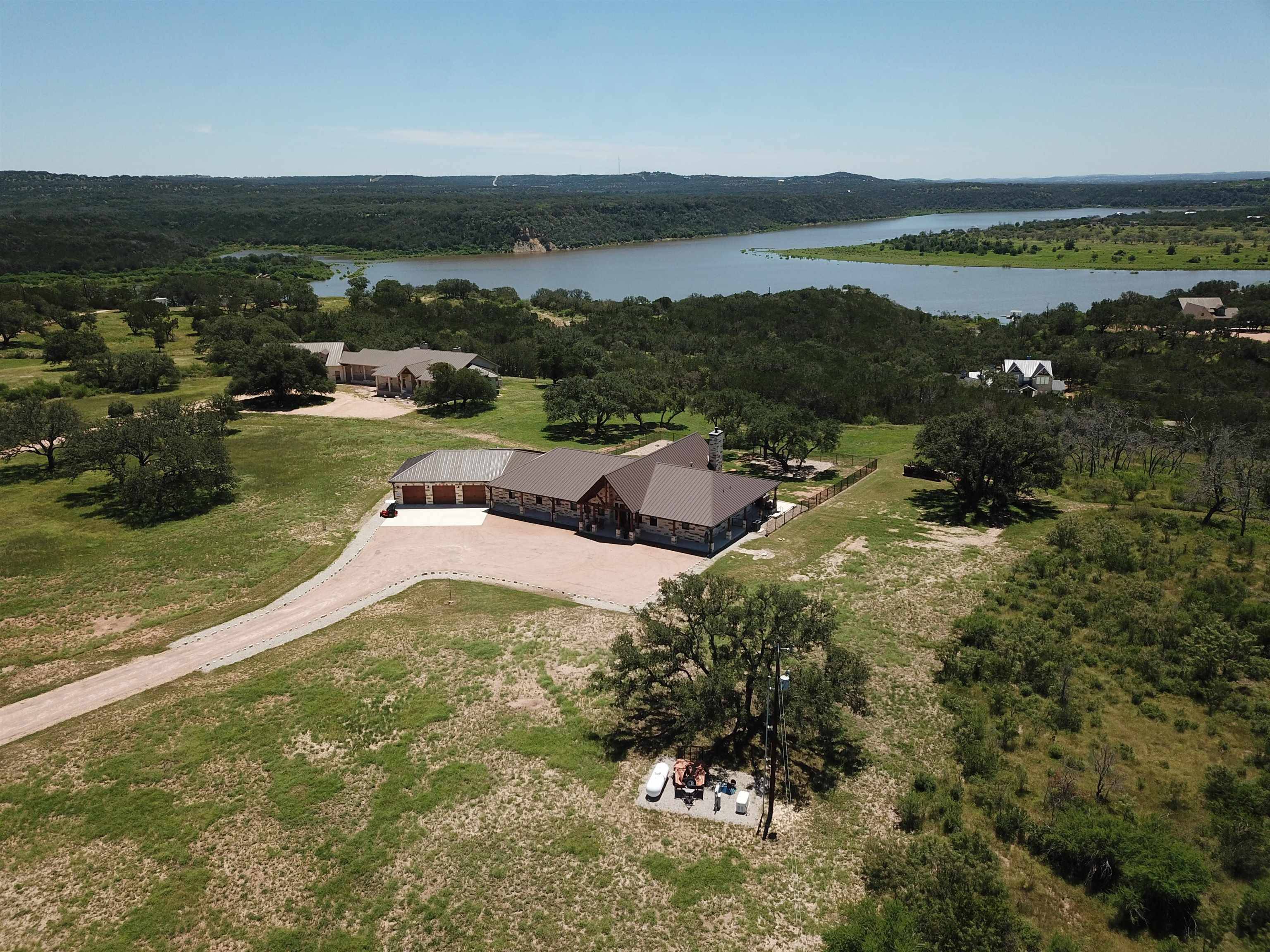 195 Chimney Cove DR, Marble Falls, TX 78654-9998