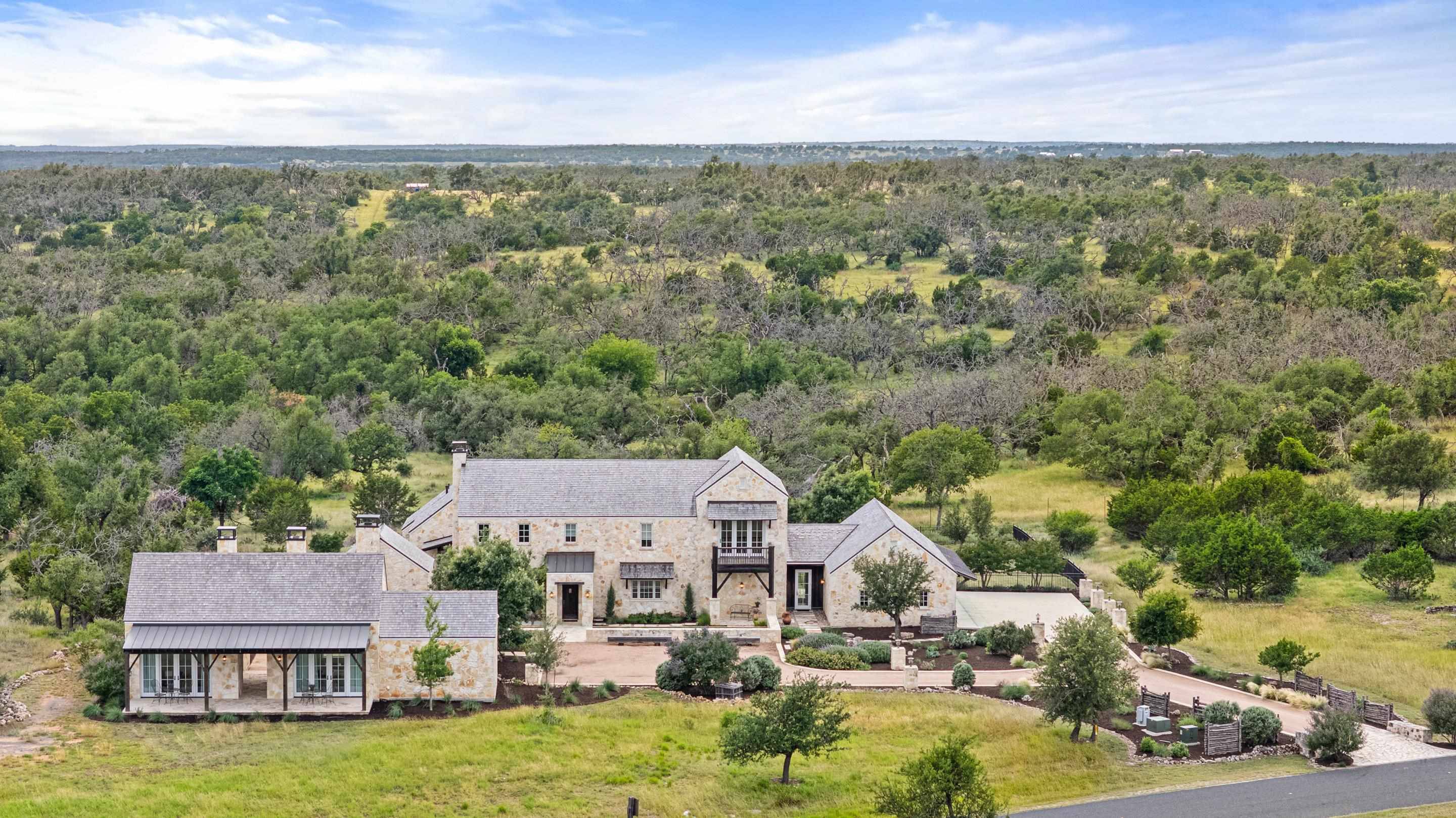 2194 Boot Ranch CIR, Fredericksburg, TX 78624