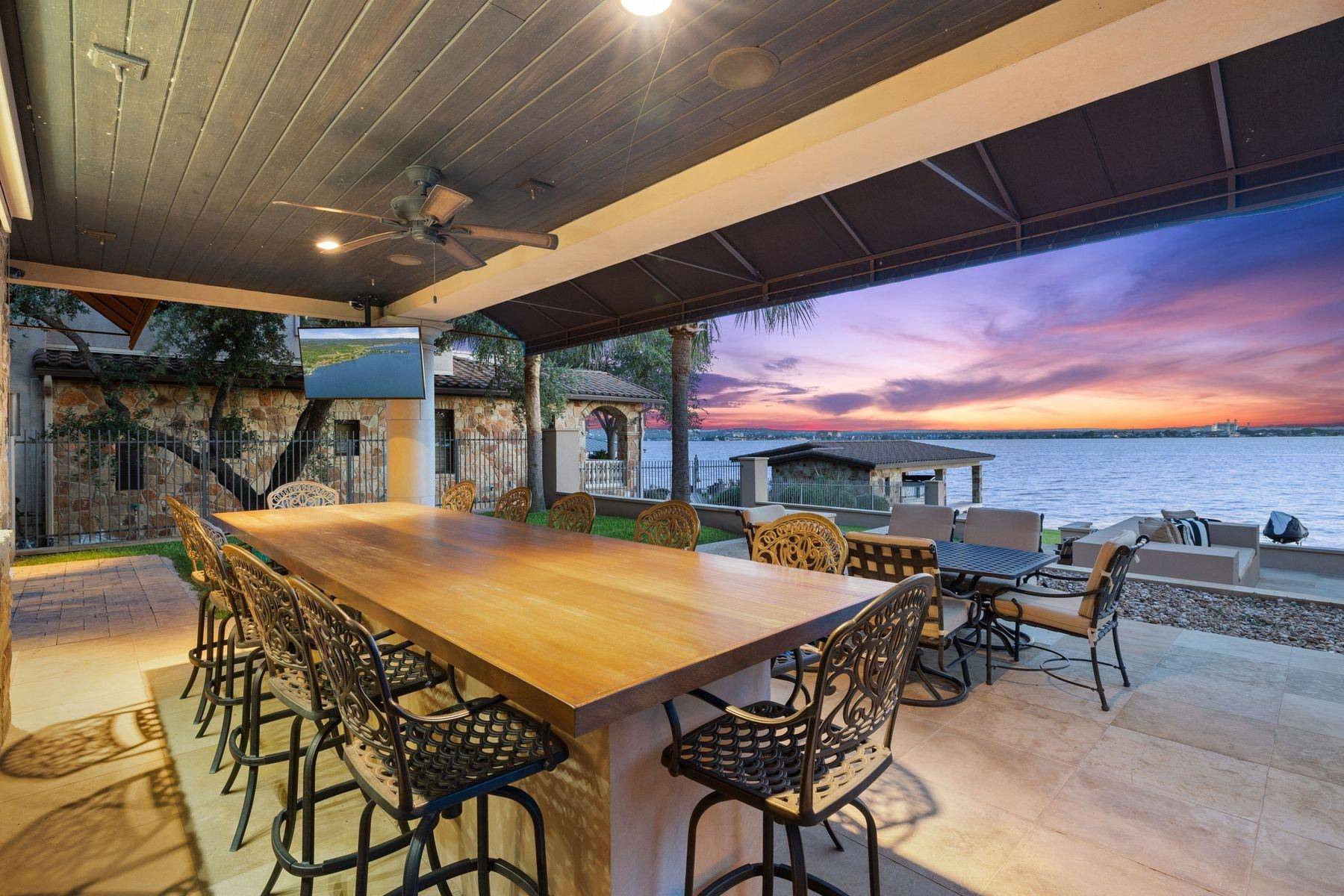 131 Wilderness Drive East, Marble Falls, TX 78654