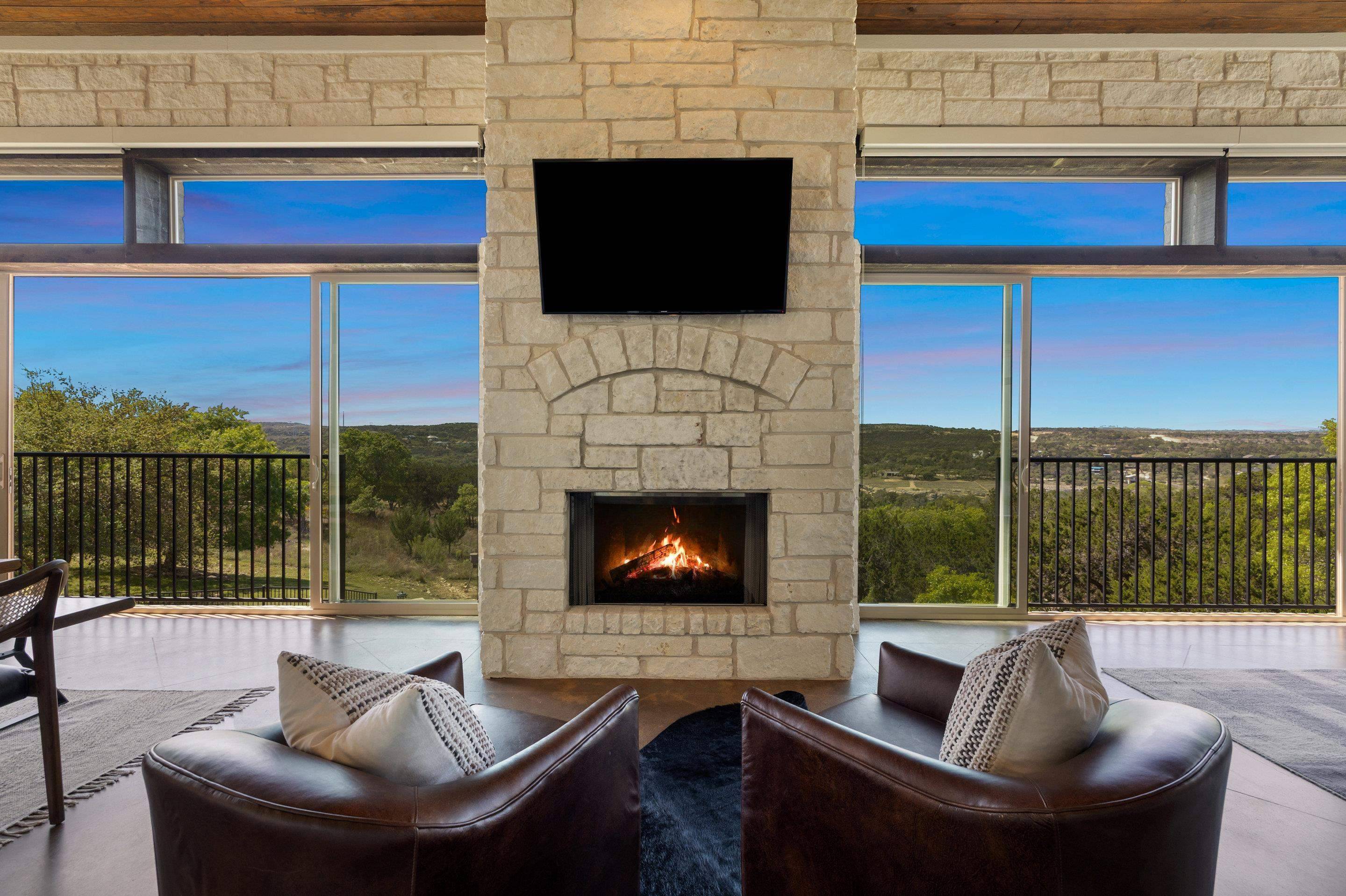 2452 Lakehurst RD, Spicewood, TX 78669-0000