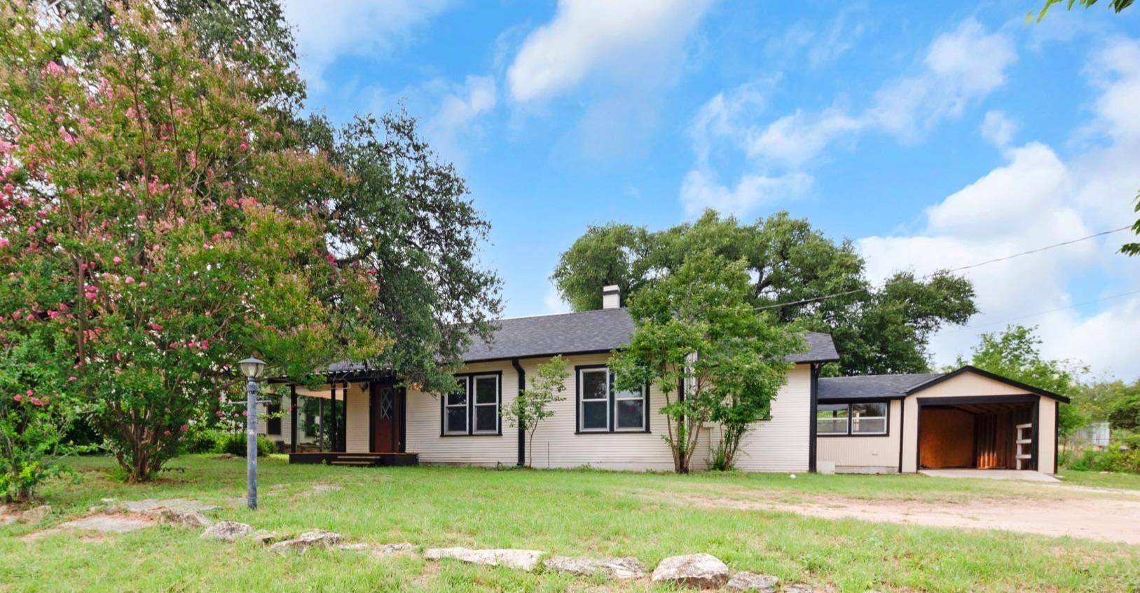 1414 E 4Th St, Lampasas, TX 76550