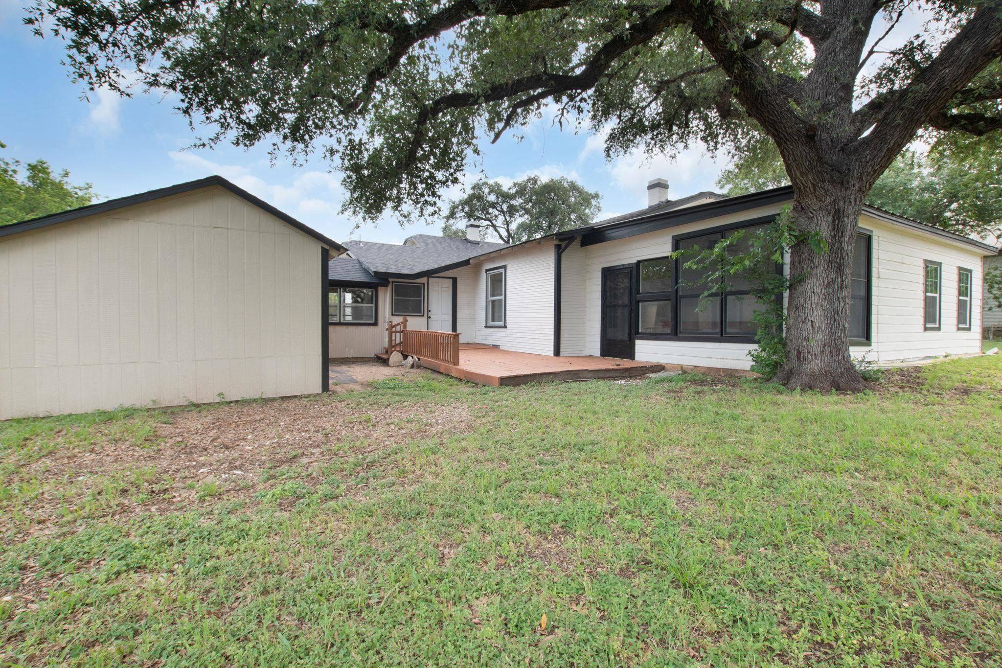 1414 E 4Th St, Lampasas, TX 76550
