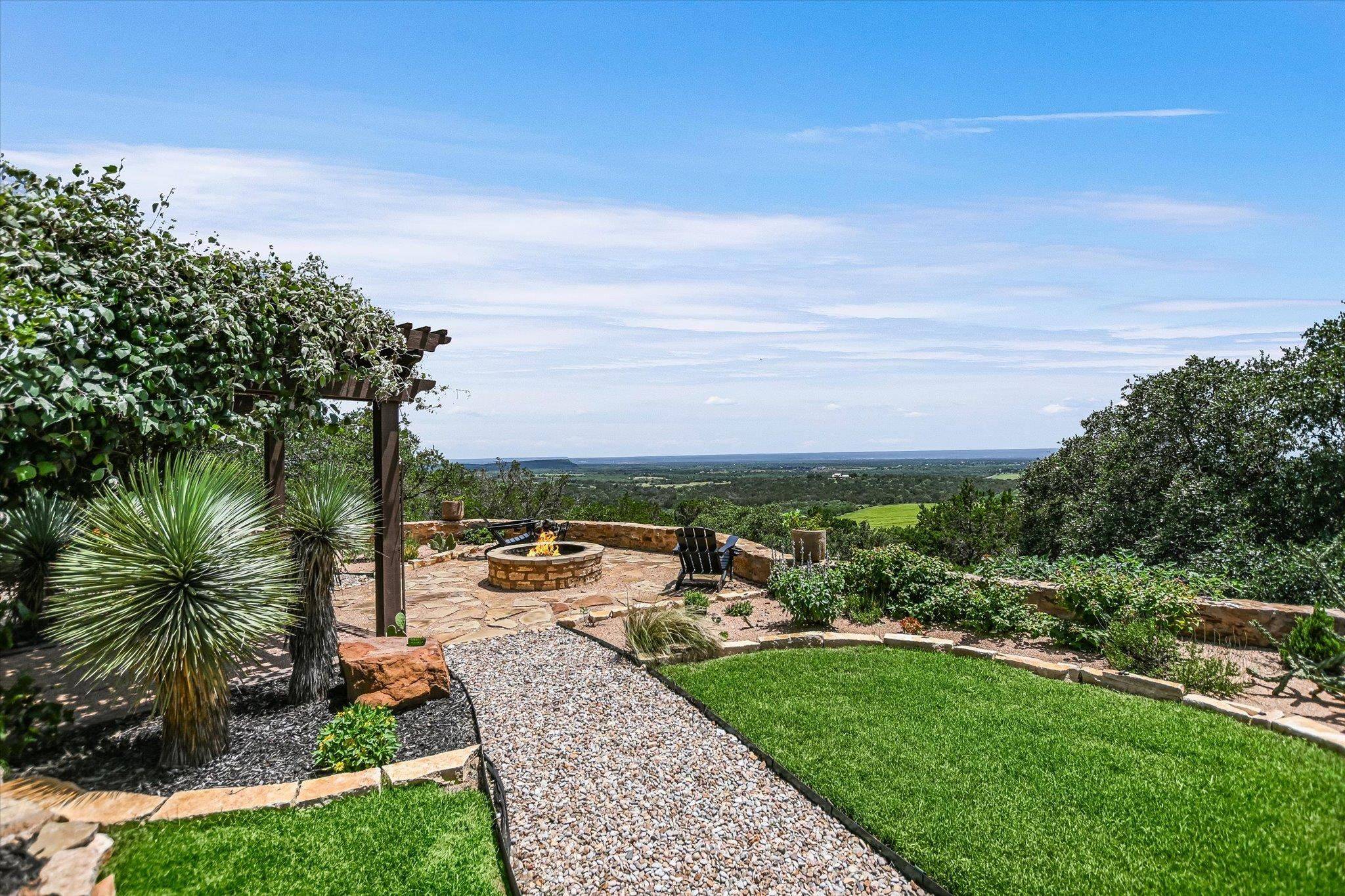 121 Mountain Laurel DR, Marble Falls, TX 78654